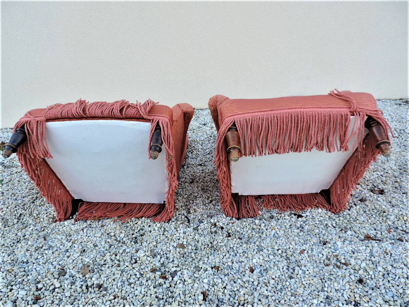pair of armchairs N III toad style