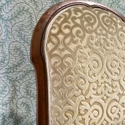 Paire de chaises anciennes en noyer