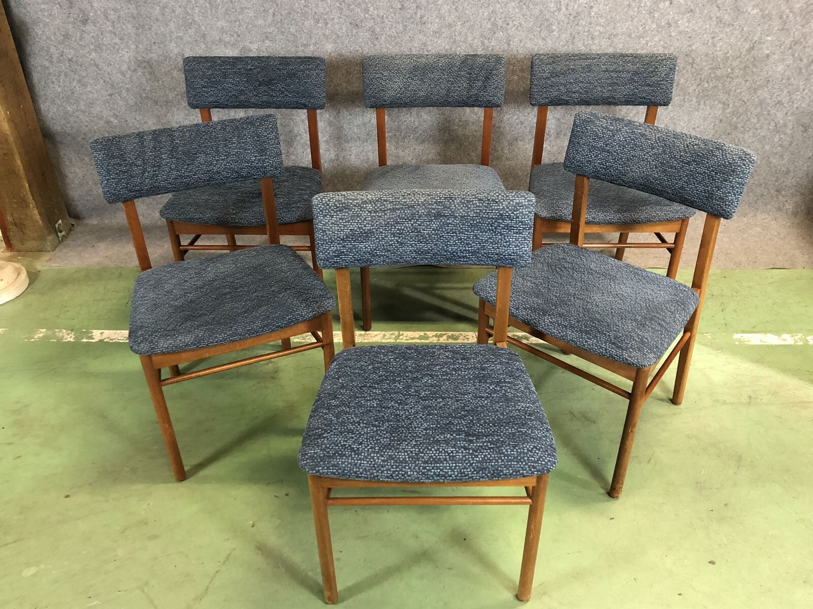 6 chairs in teak of the 70s