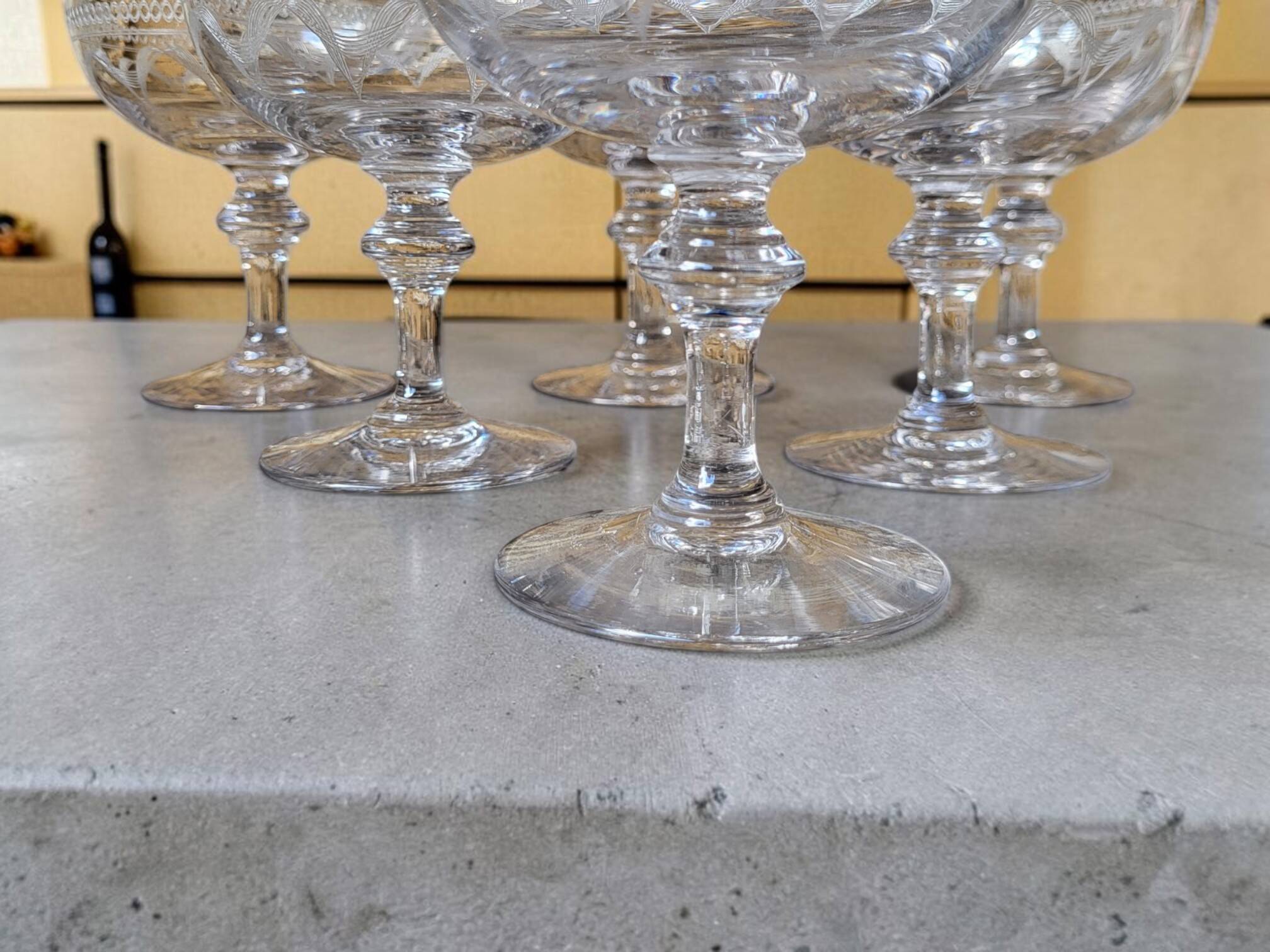 9 crystal champagne coupes