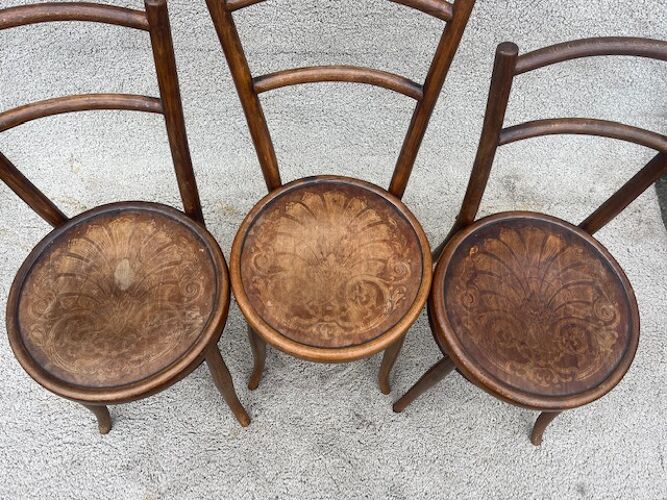 3 chaises bistrot