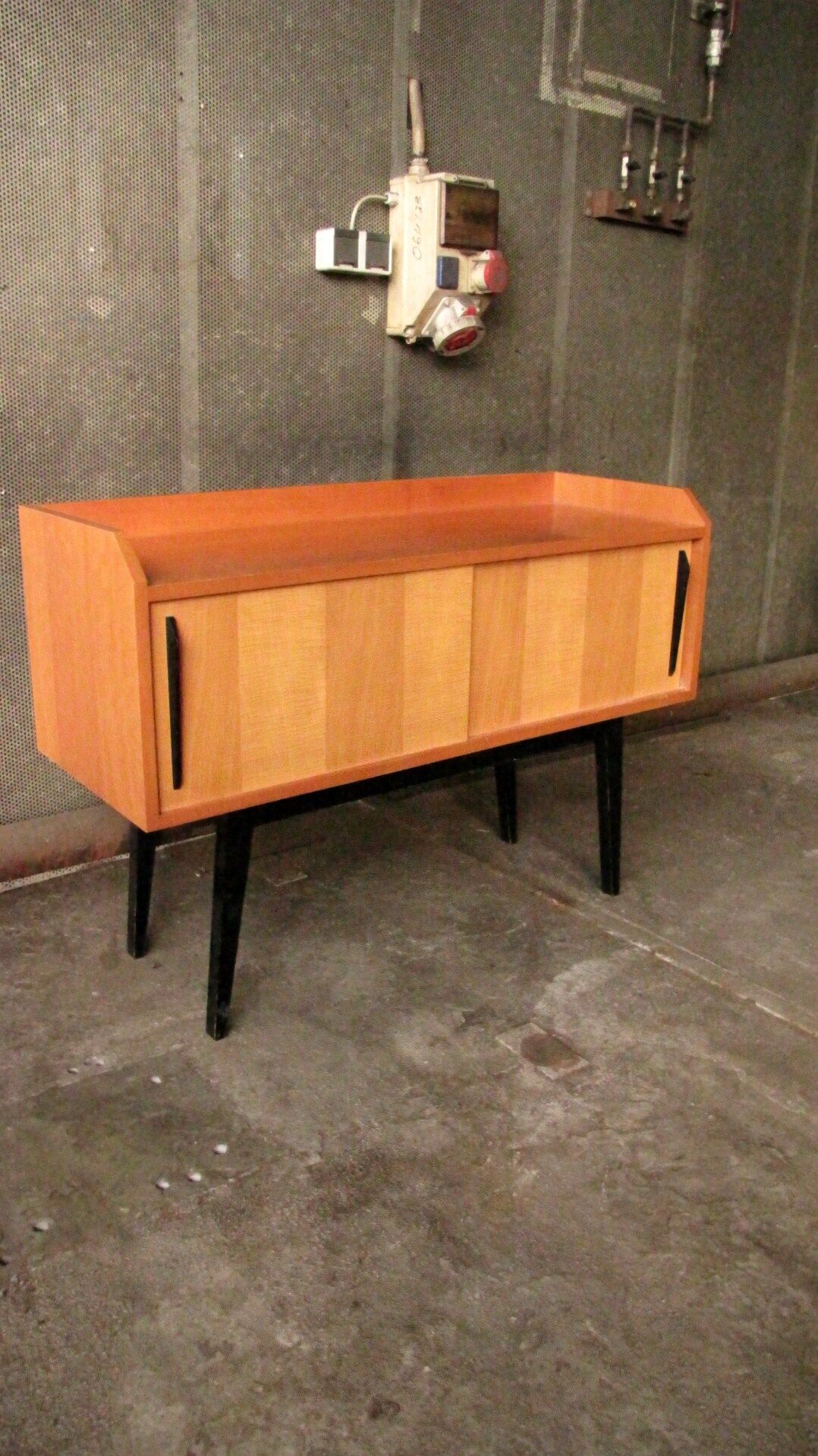 Buffet des années 60 à la manière de Hans Bellmann