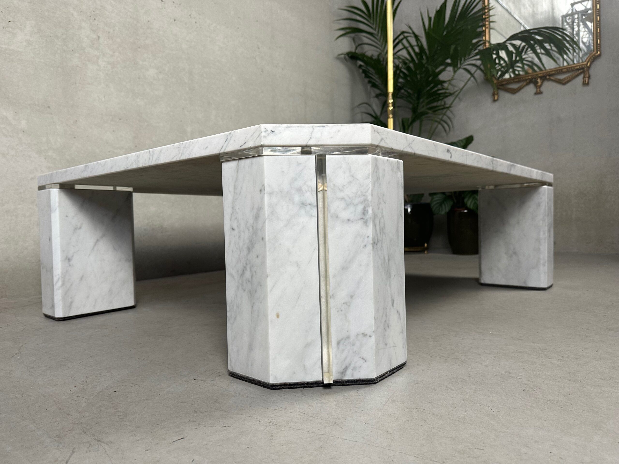 Table basse vintage – marbre de Carrare