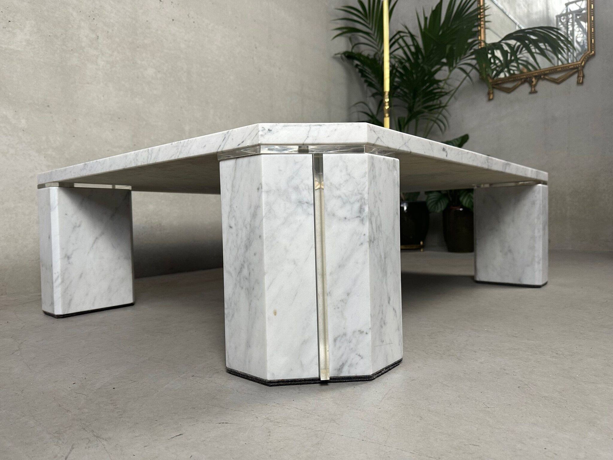 Vintage coffee table – Carrara marble