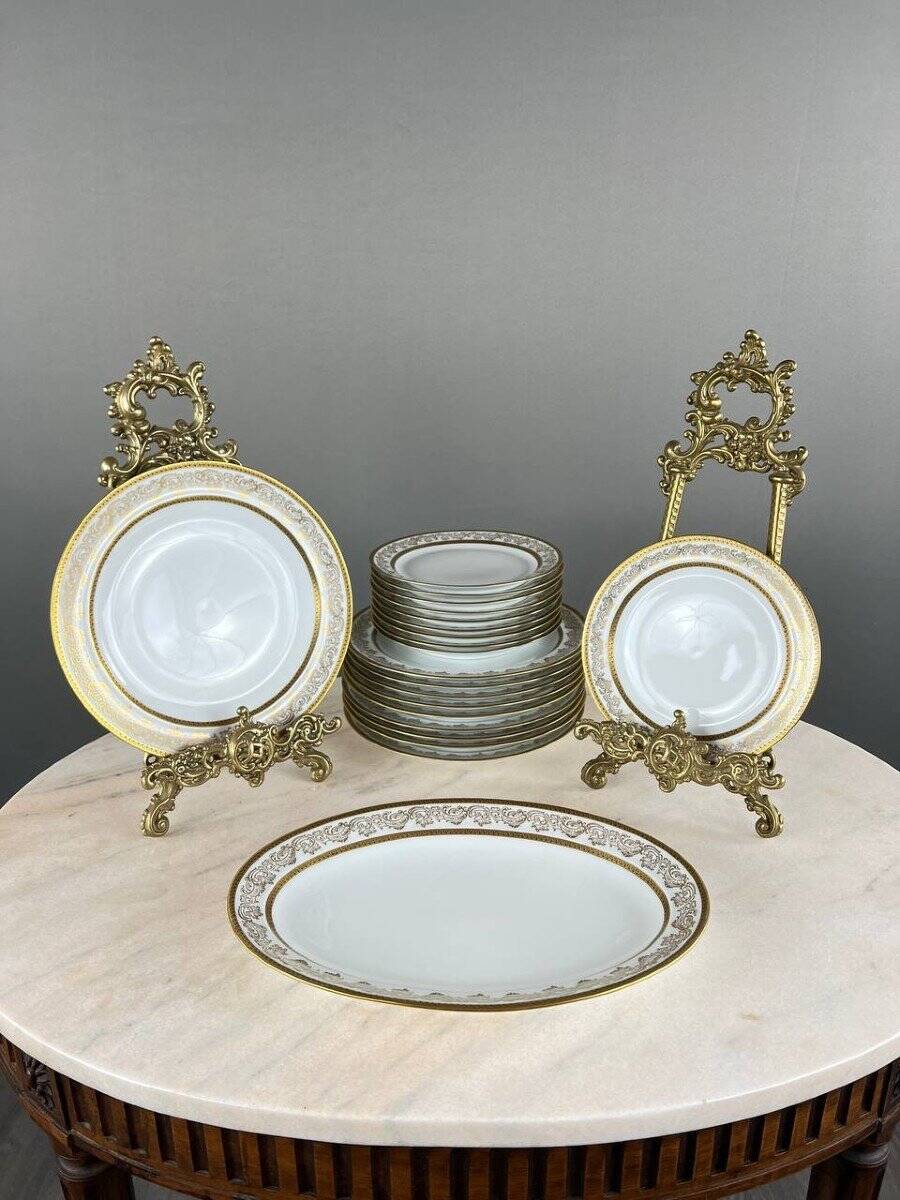25 Piece Limoges Porcelain Service, 20th Century