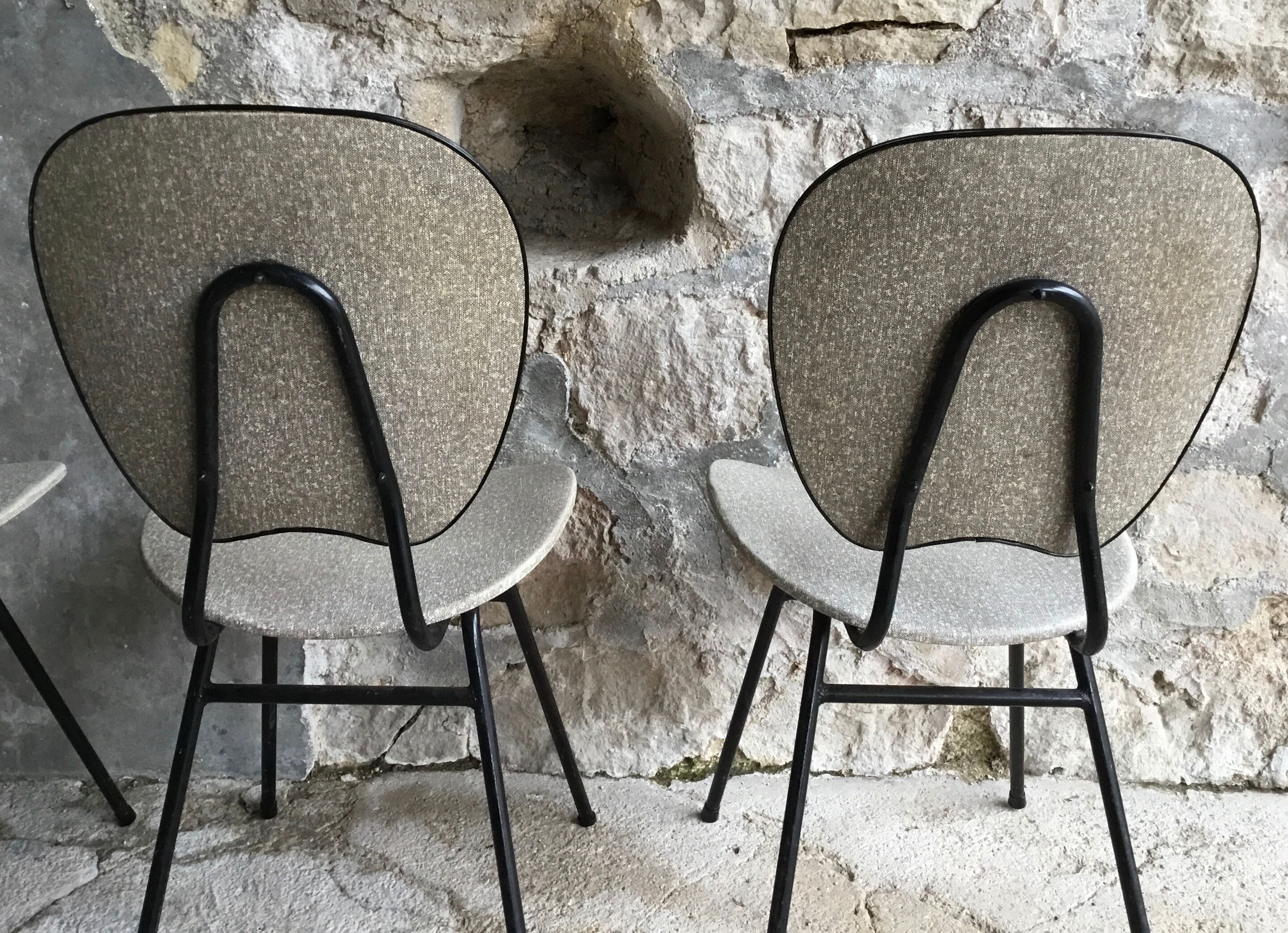 Set of 4 vintage chairs black tubular base 1950