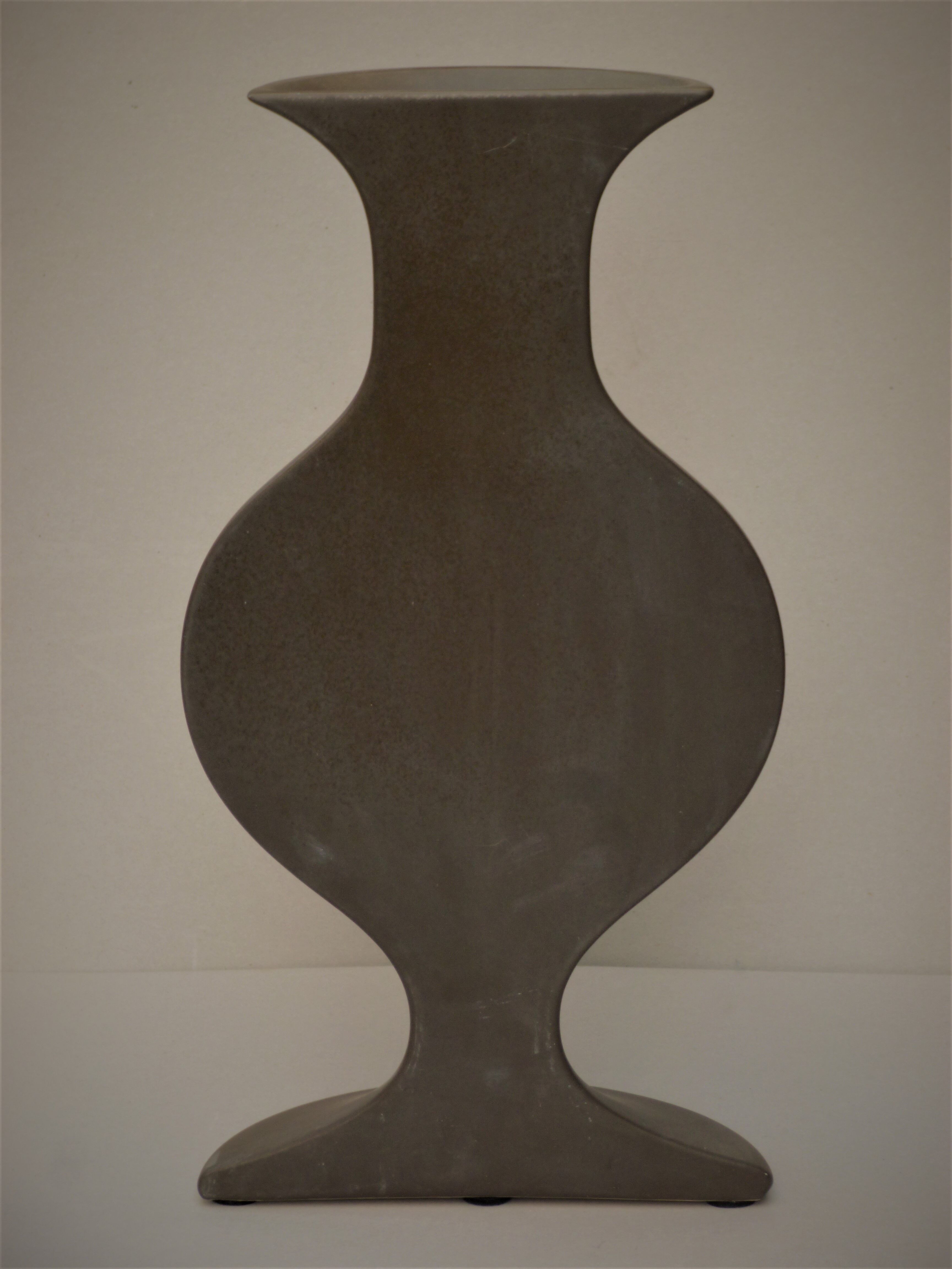 Ceramic "The Heirs" vase