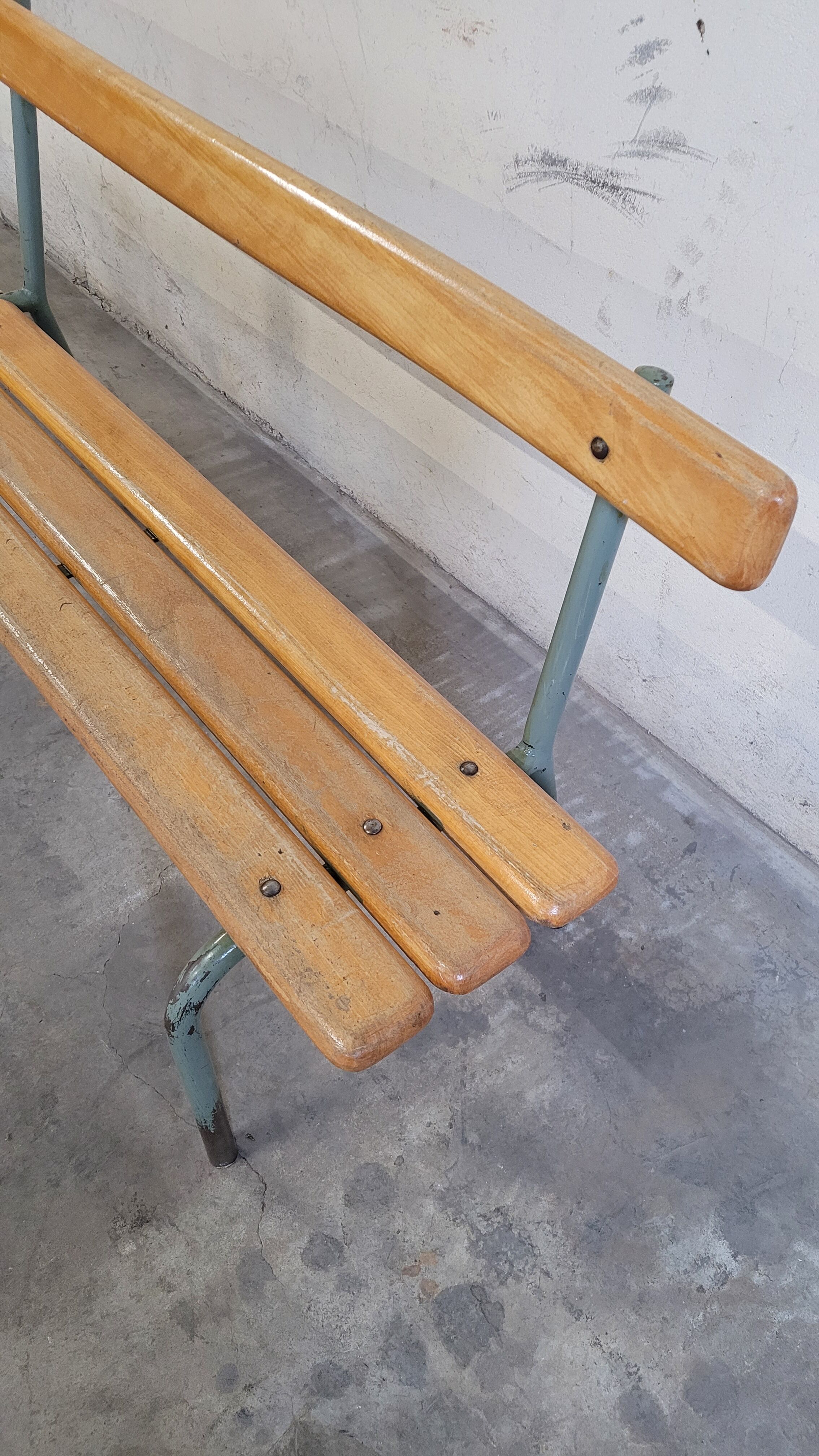 Banc d'école maternelle enfant fabrication 1950