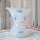 Vase en opaline motifs fleurs bleues