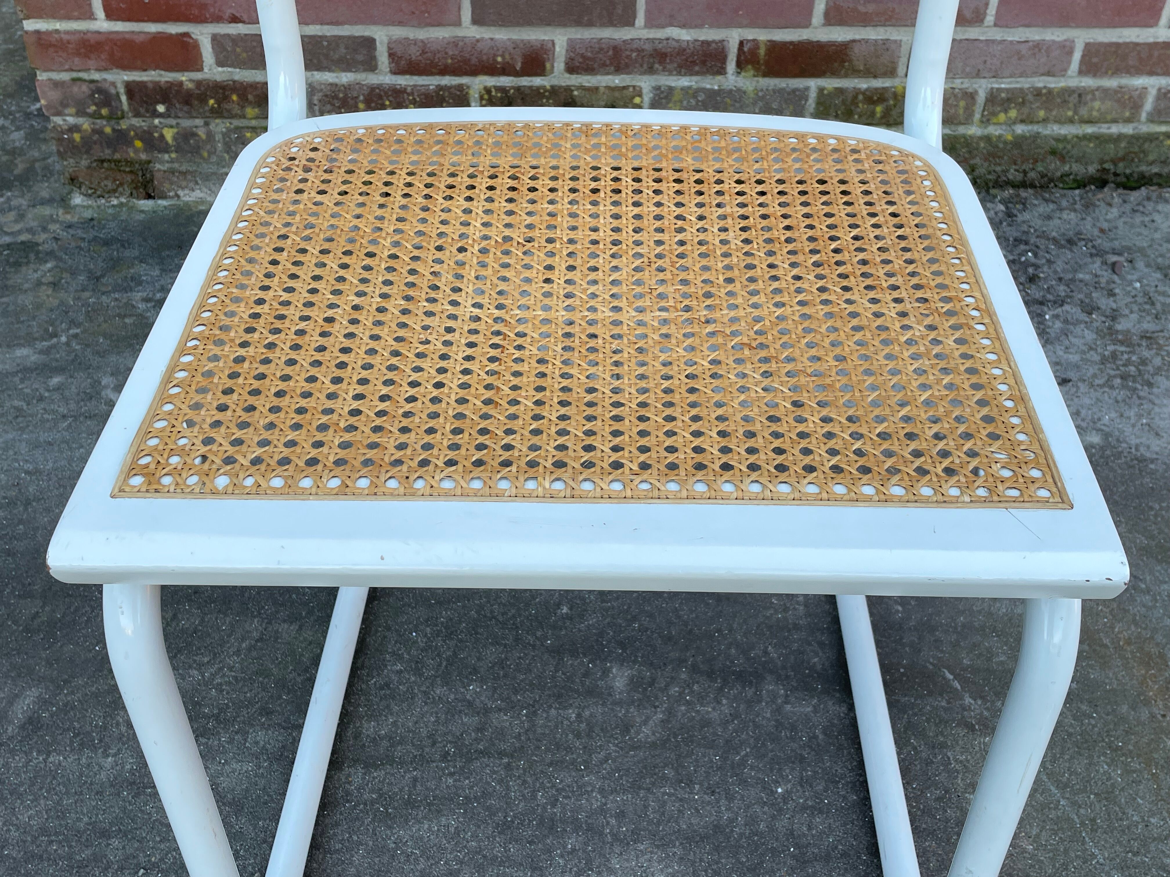 Set of 4 Cesca b32 model chairs in white