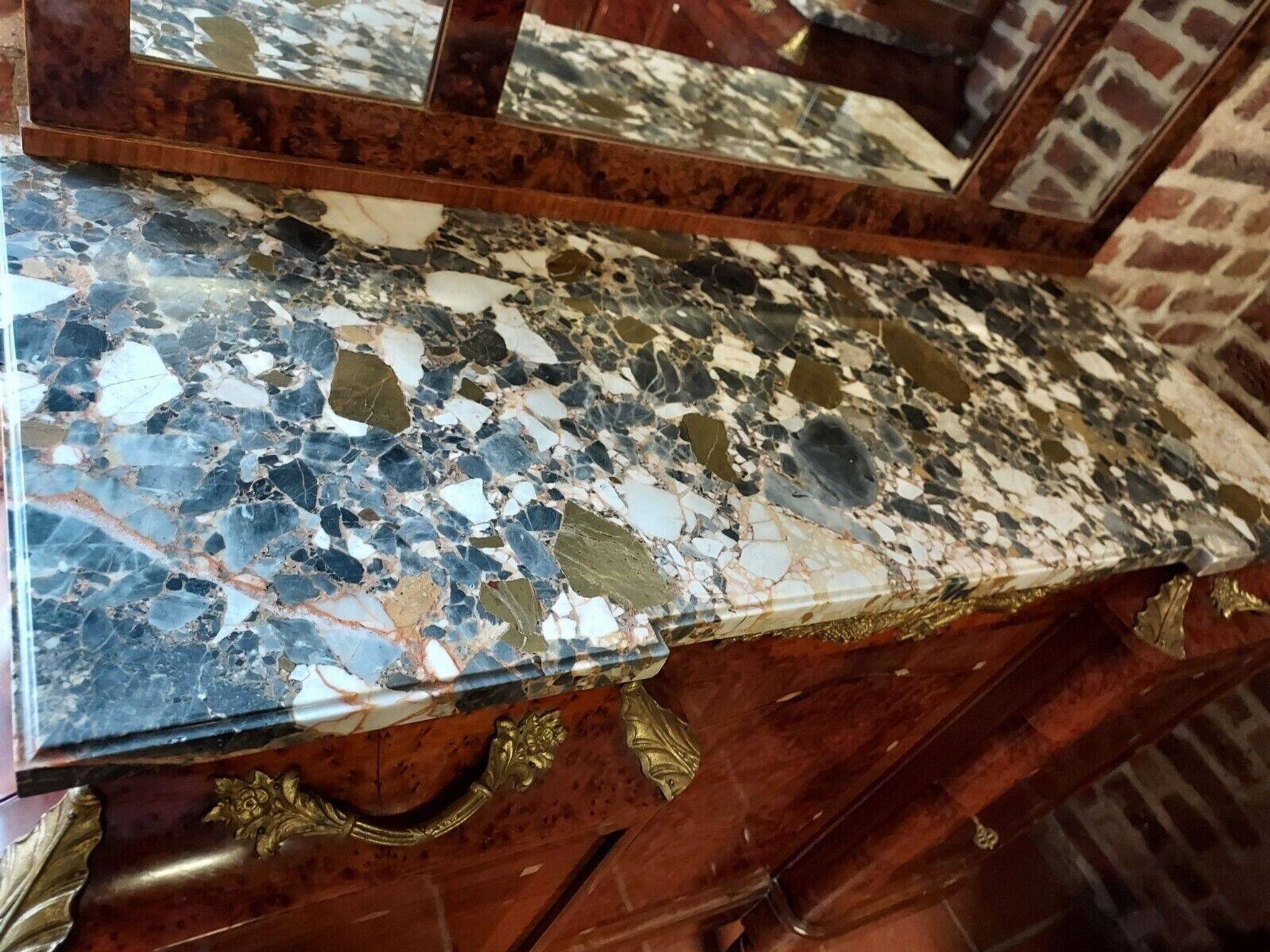Buffet desserte en acajou de style louis xv dessus marbre