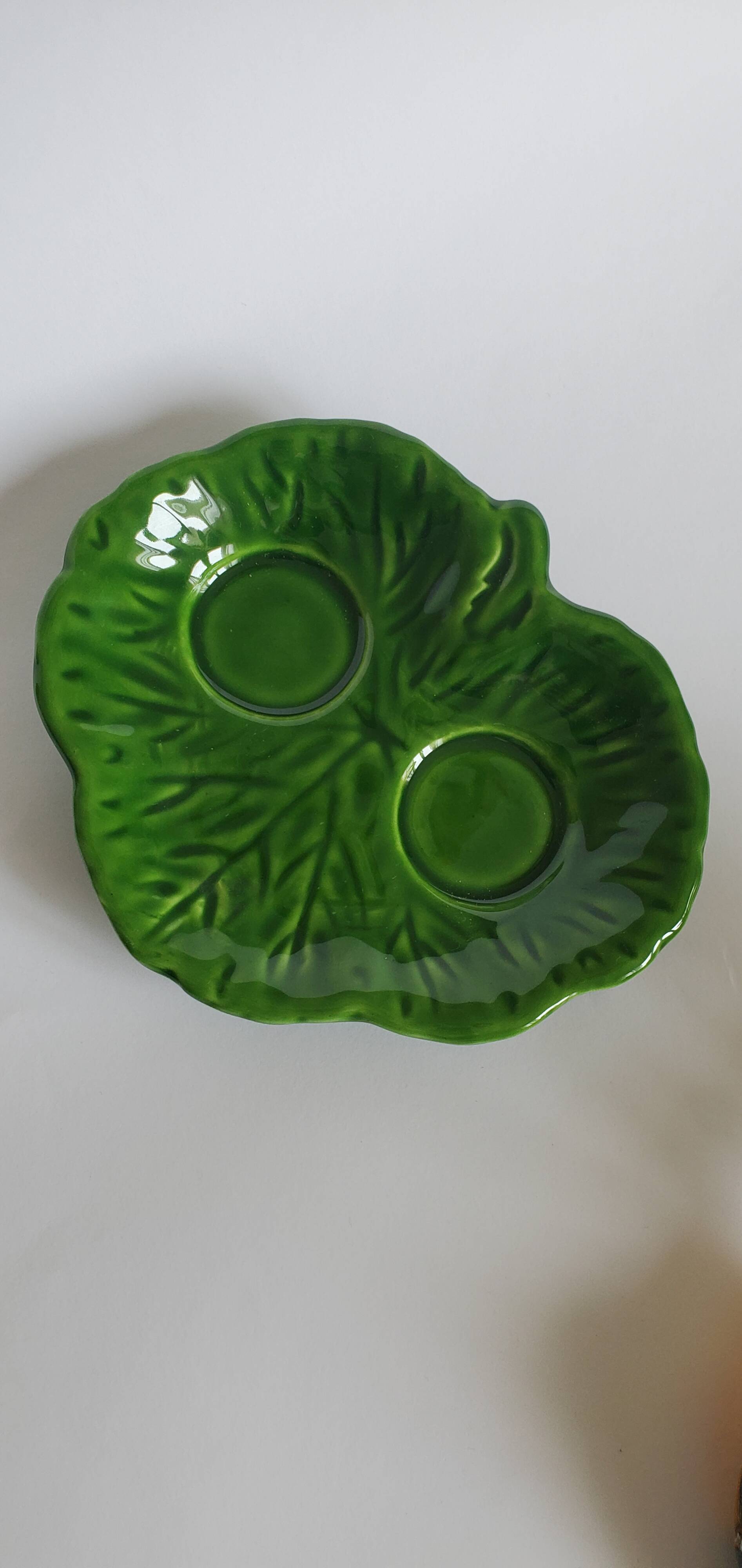 Salt and pepper shaker set with fish design from the 1970s.