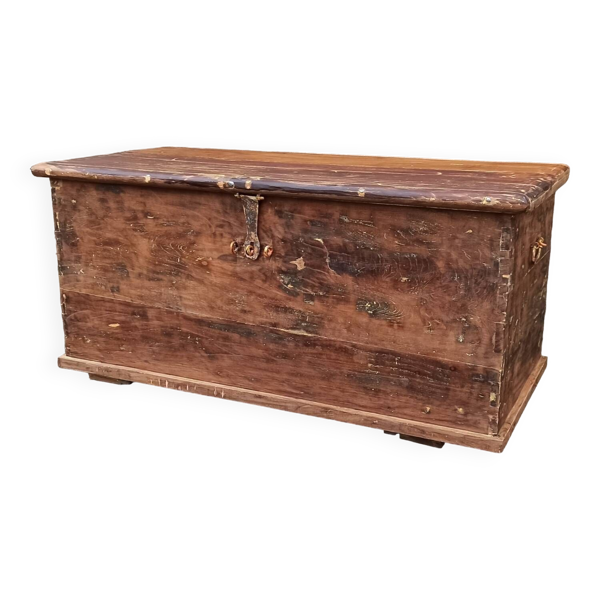 Ancien coffre en bois