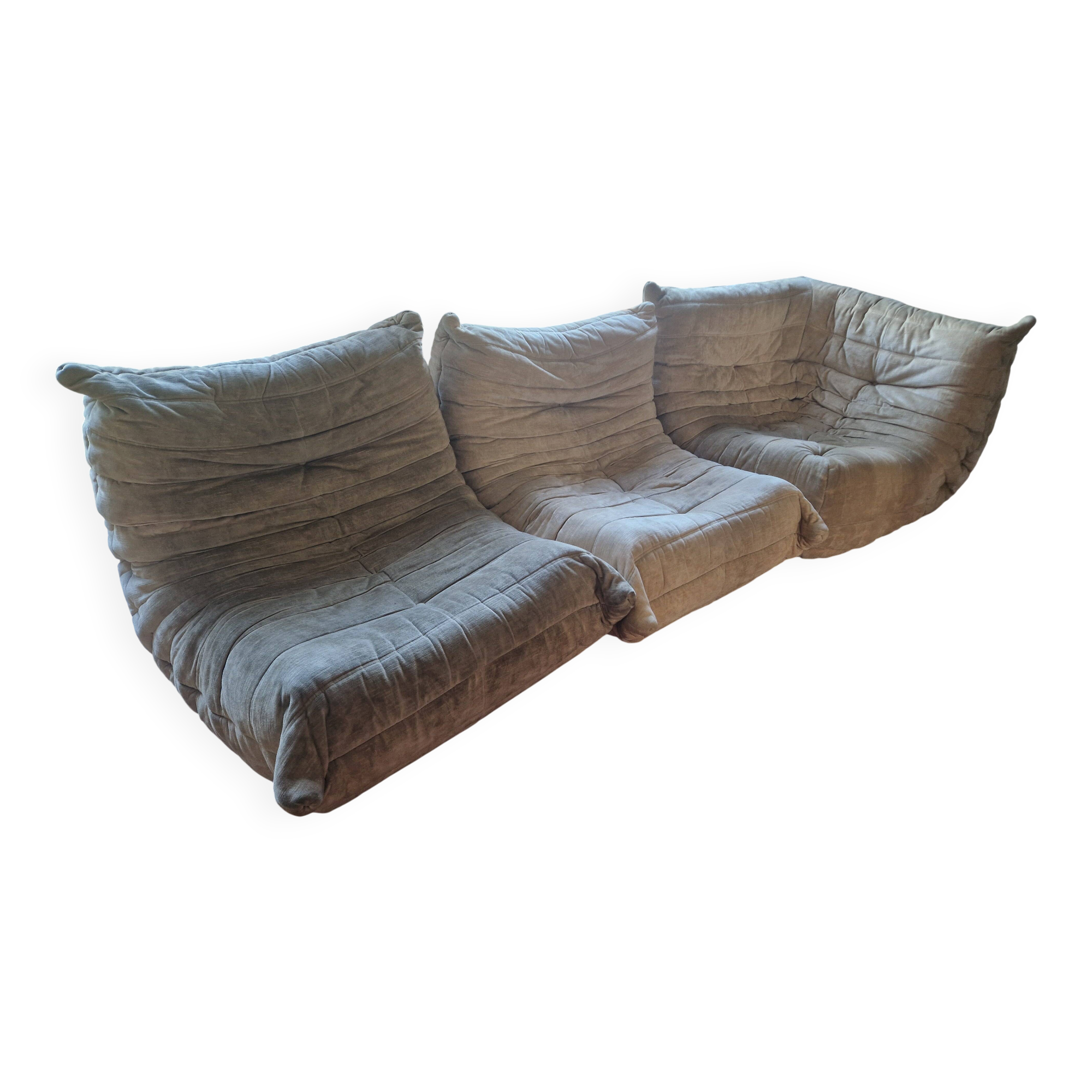 3 chauffeuses dont 1 d'angle TOGO Ligne Roset dessiné par Michel Ducaroy