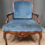 Fauteuil regence en chêne  et velour bleu