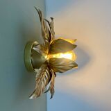 Vintage wall light in gold metal with leaf decorations