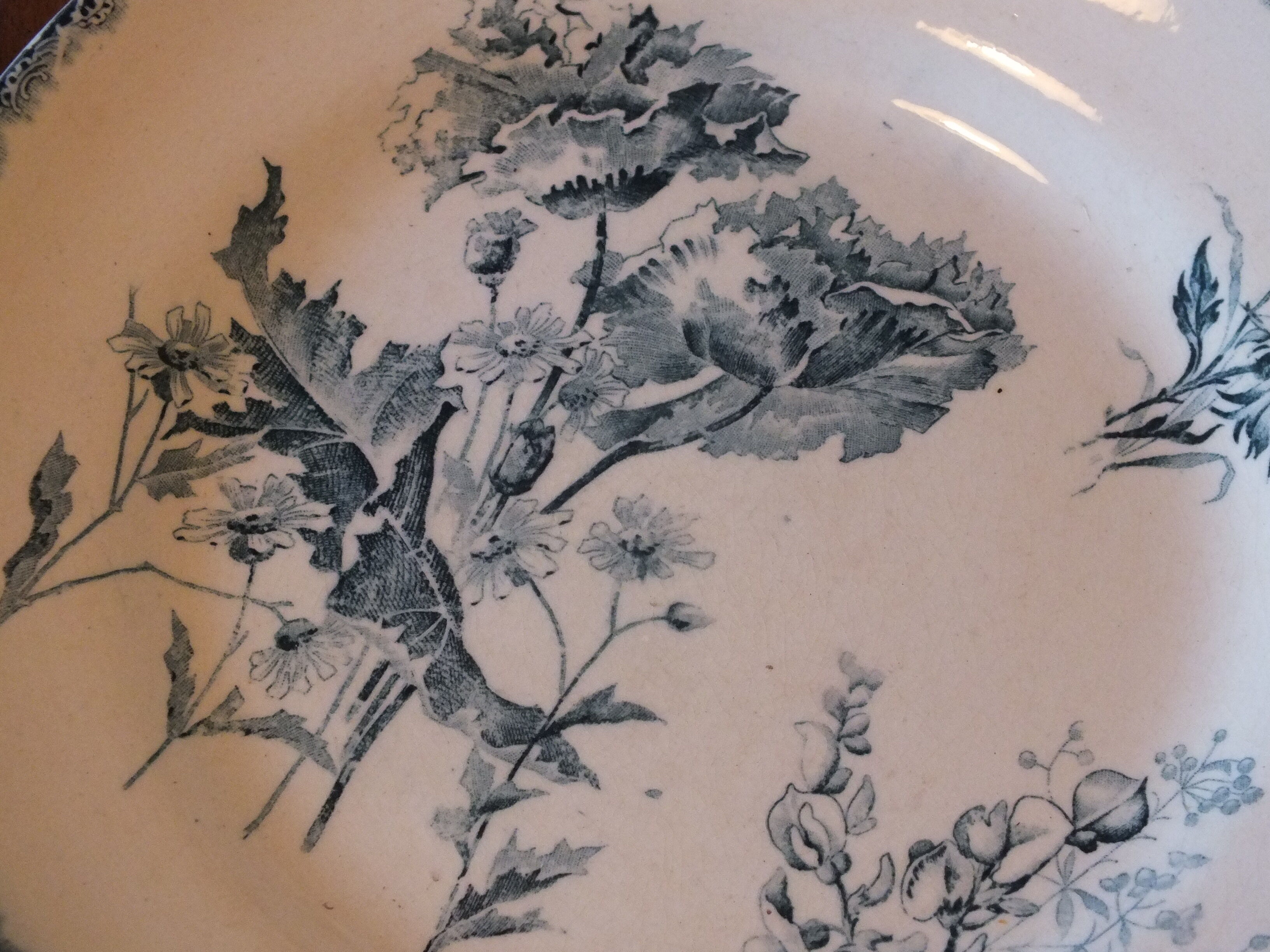 4 Flat plates in Terre de Fer Choisy le Roi HB service Provençal
