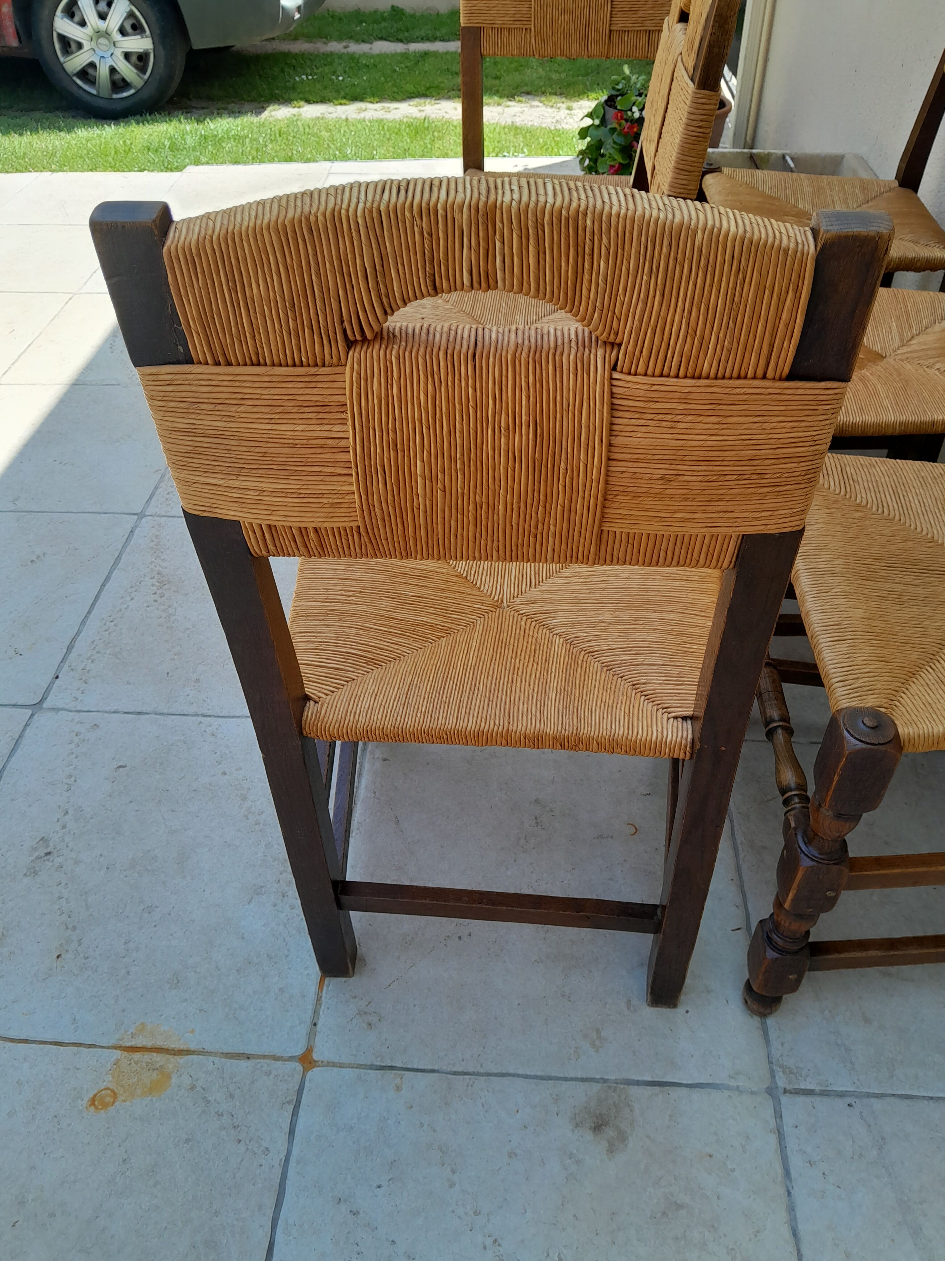 6 antique country mulching chairs