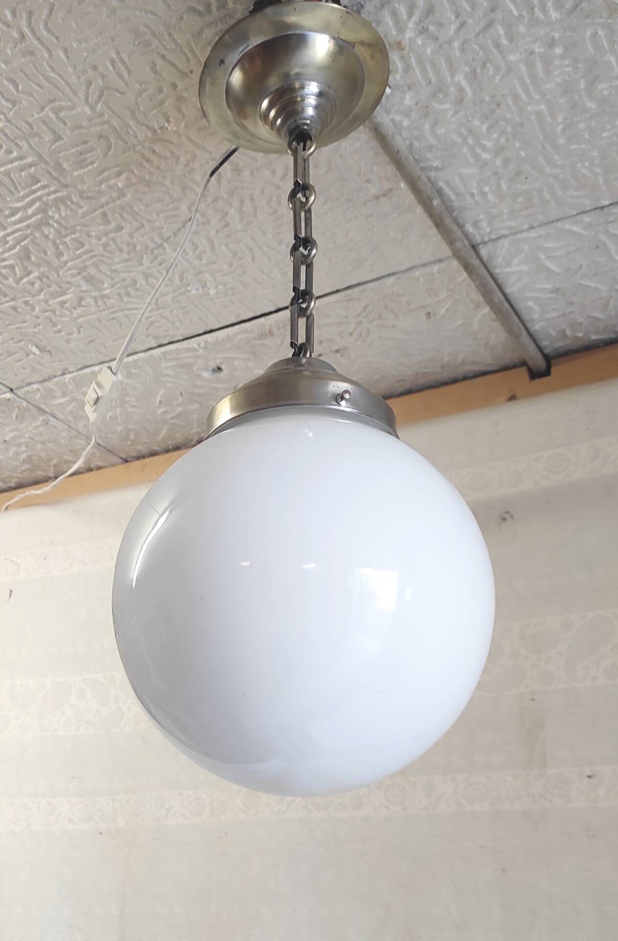 Suspension design Bauhaus globe opaline (diam: 20 cm) - mid 20th century