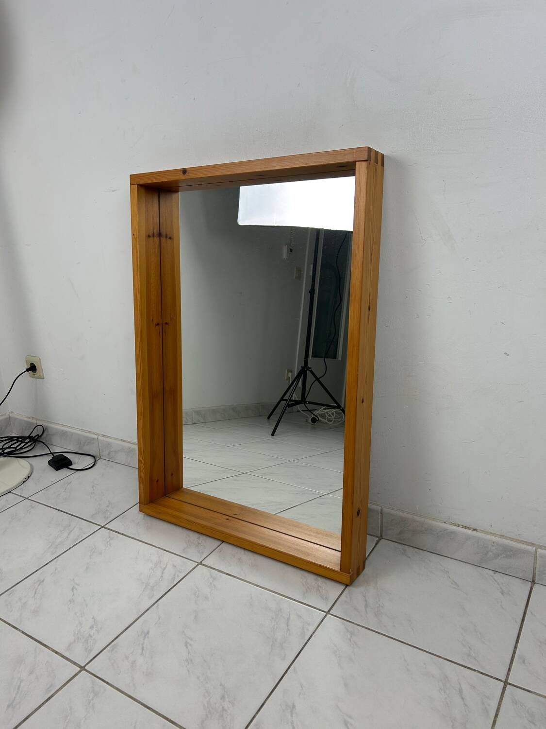 Miroir scandinave vintage en bois de pin