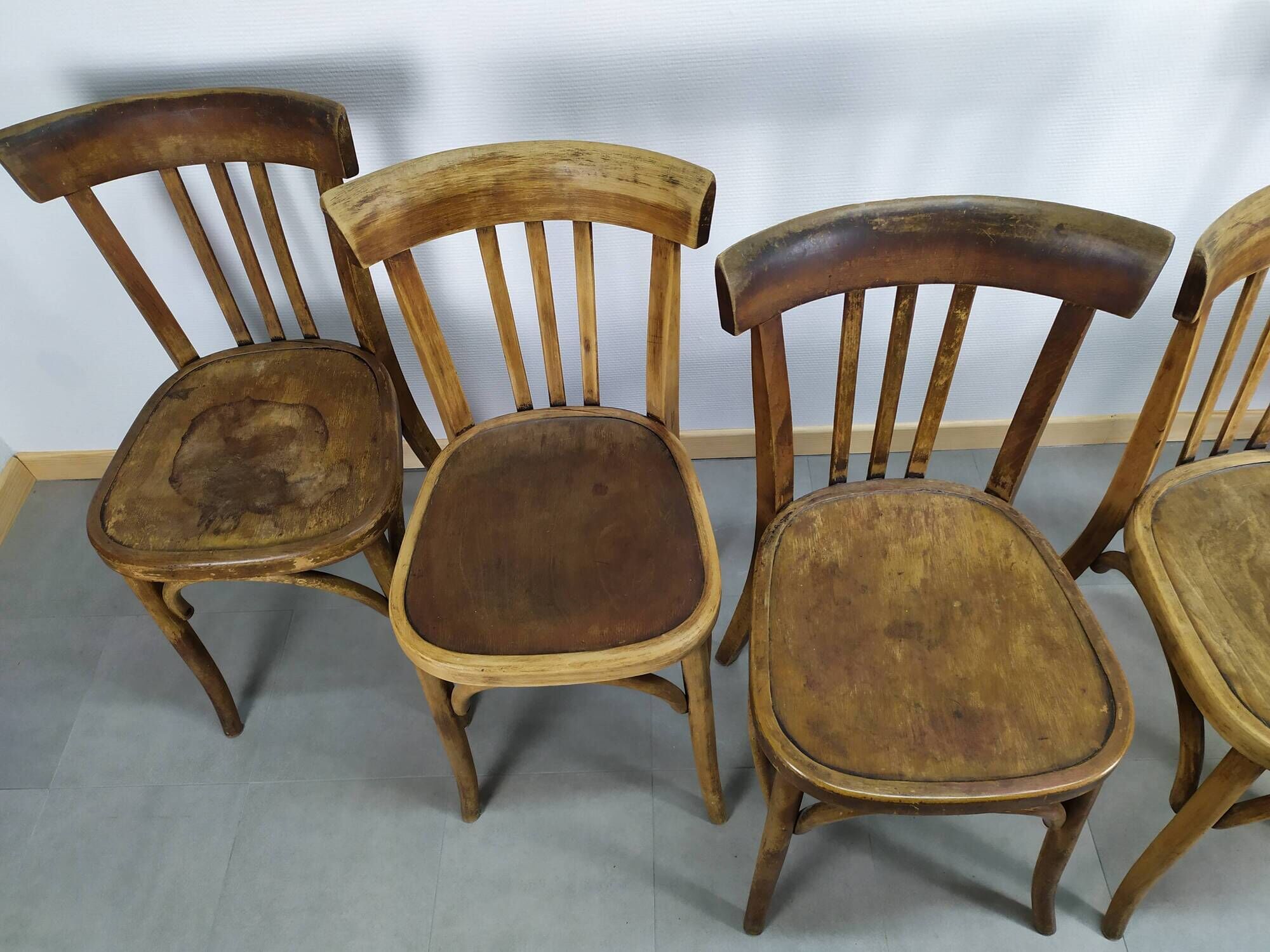 Suite of 6 wooden barhel barel bistro chair