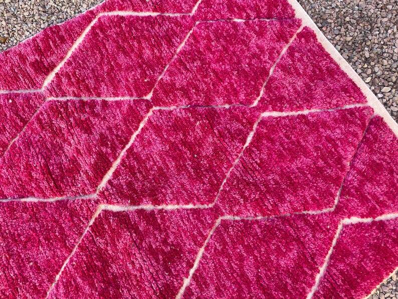 Traditional handmade wool pink rug 250cmx150cm