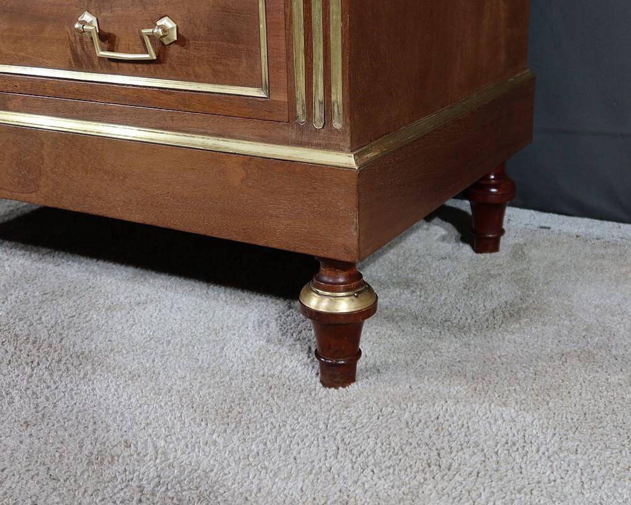 Commode Chiffonnière en Acajou, style Louis XVI – Milieu XXe