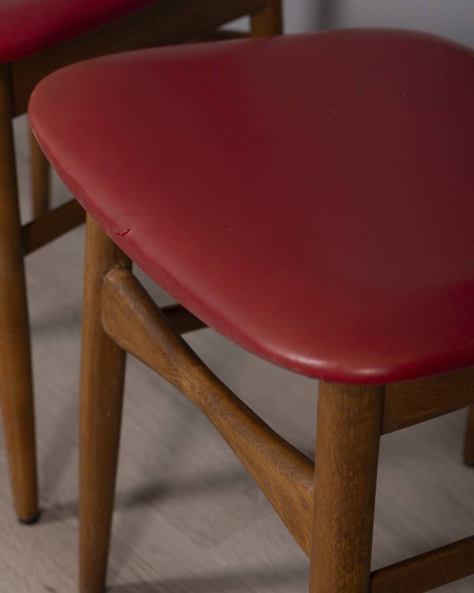 Pair of vintage 1960s chairs in wood and leather, italian design