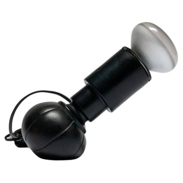 Vintage Italian 600 table lamp by Gino Sarfatti for Arteluce, black body & base