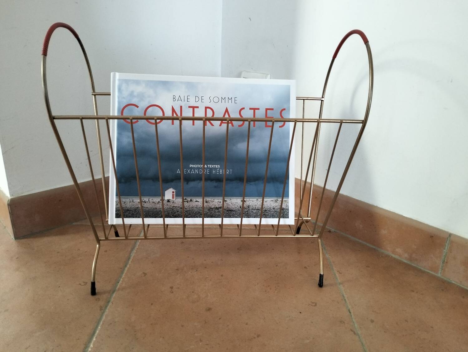 Golden magazine rack