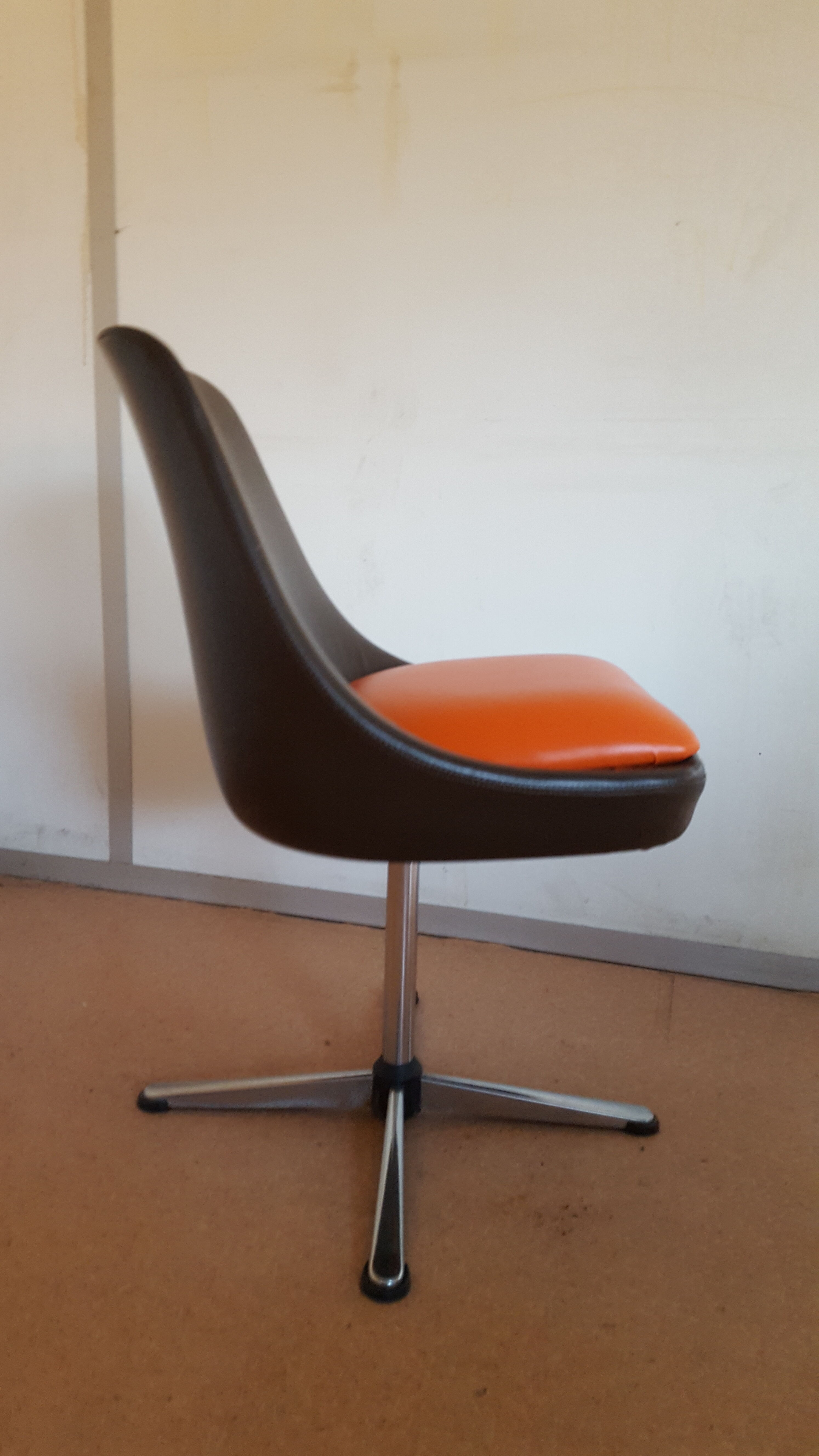 Armchair year 60