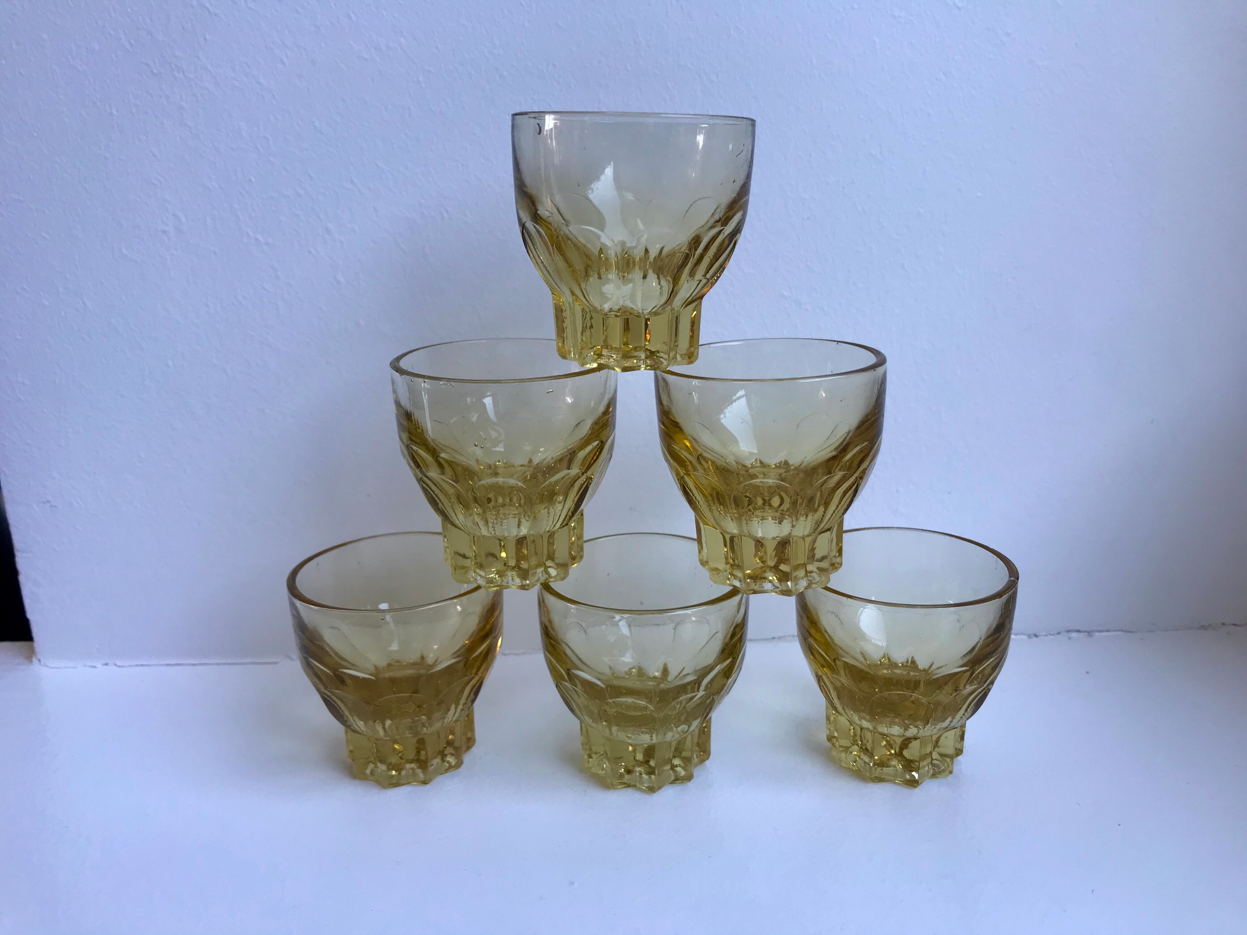 Set of 6 yellow glass shot glasses in 70s