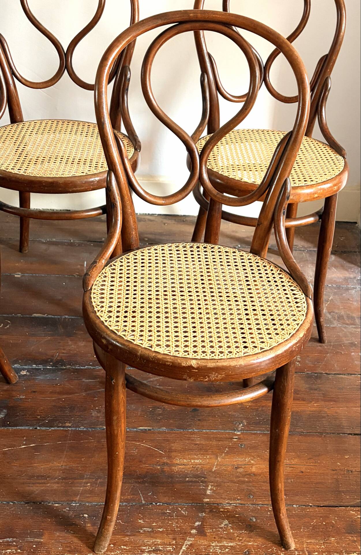Set of 5 antique Thonet dining chairs model 20, ca. 1890.