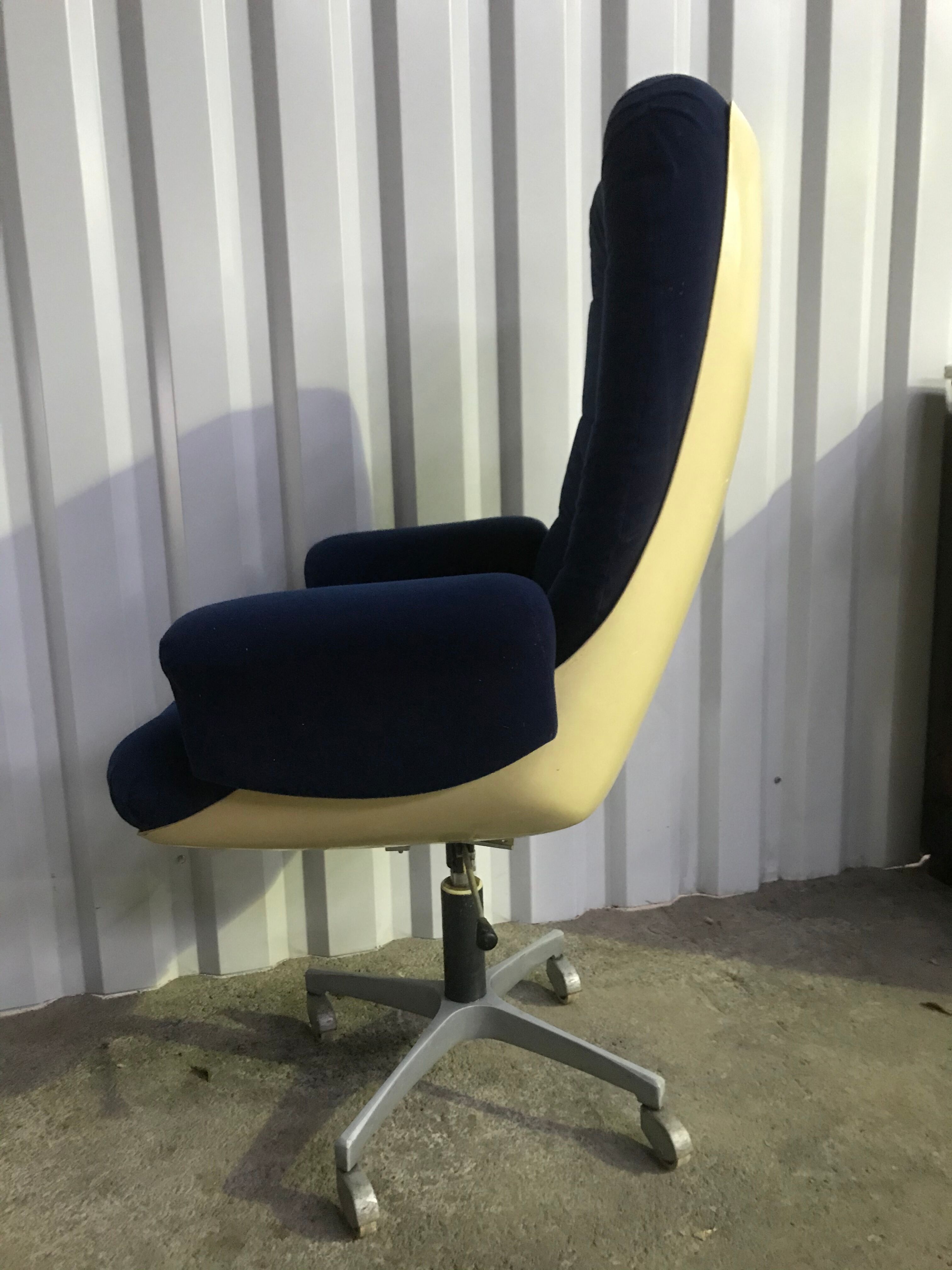 Vintage office chair 1970