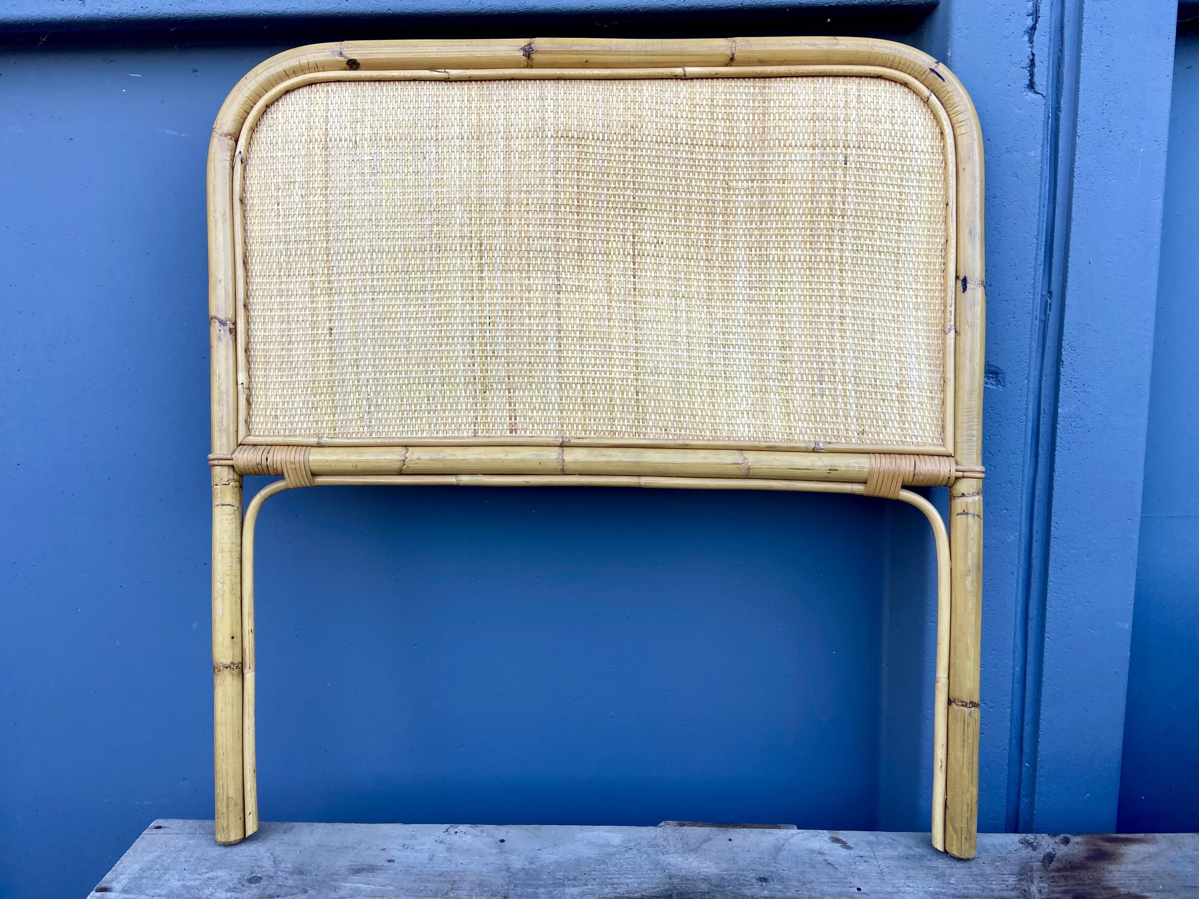 Tête de lit en rotin