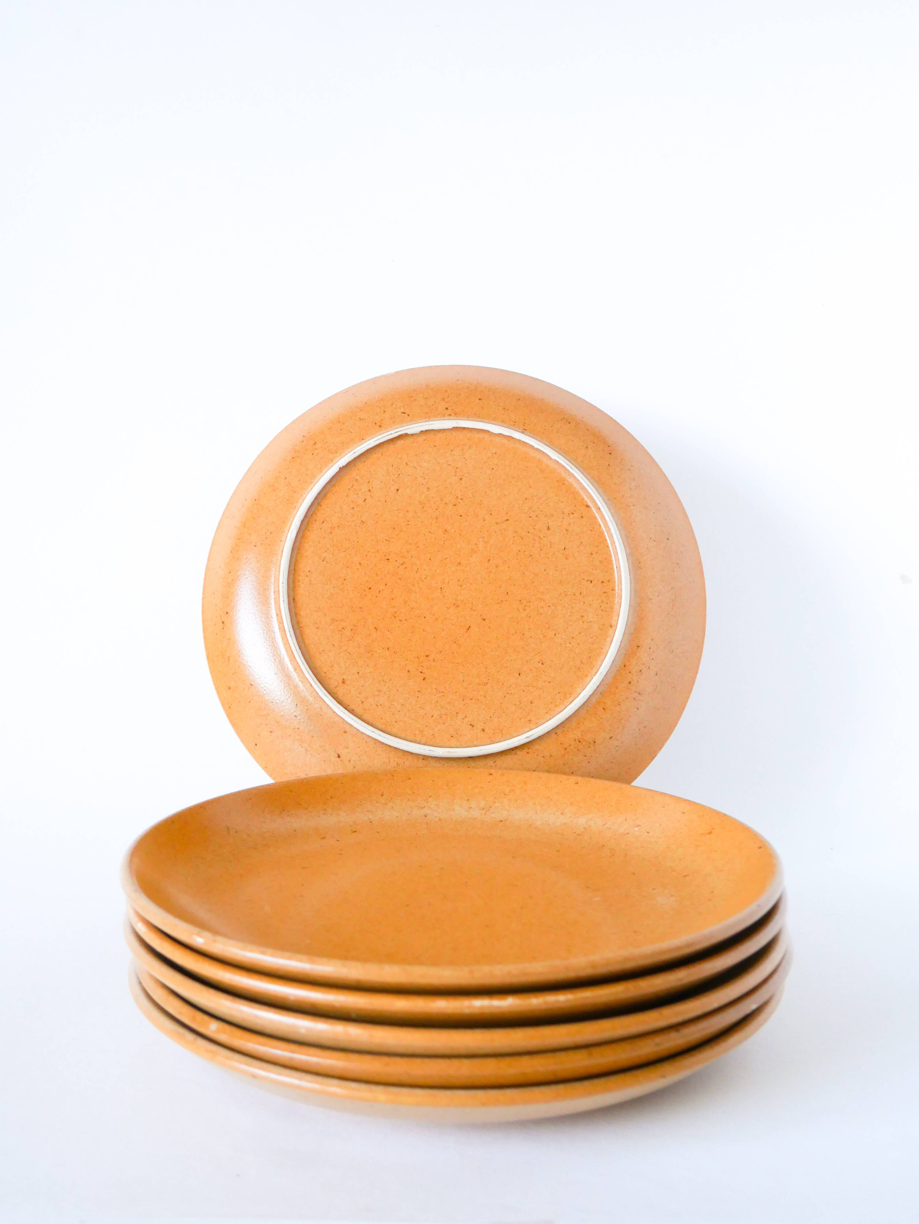 Set of 6 large stoneware plates, 1970 - 24.5 cm