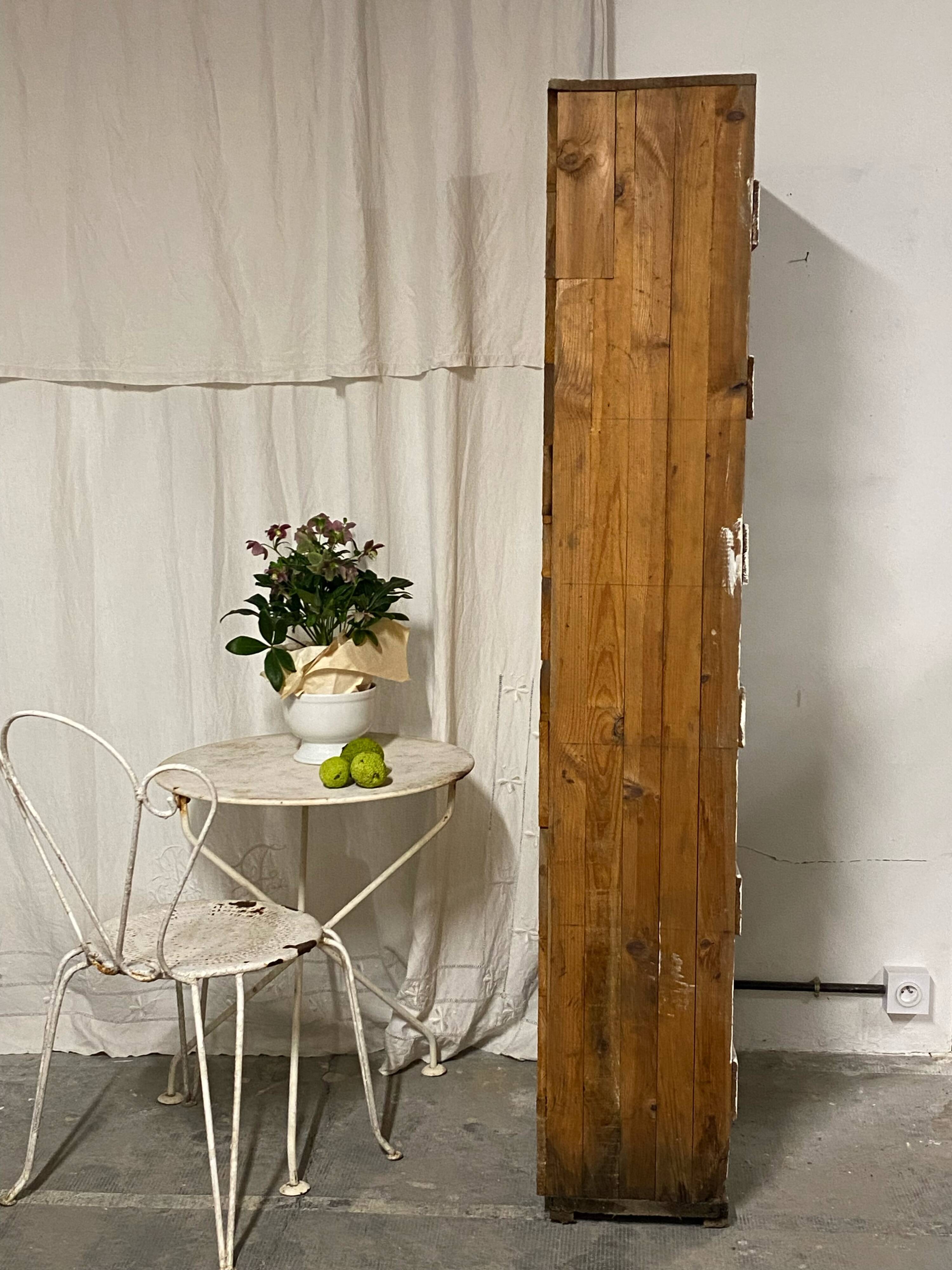 Workshop furniture with lockers