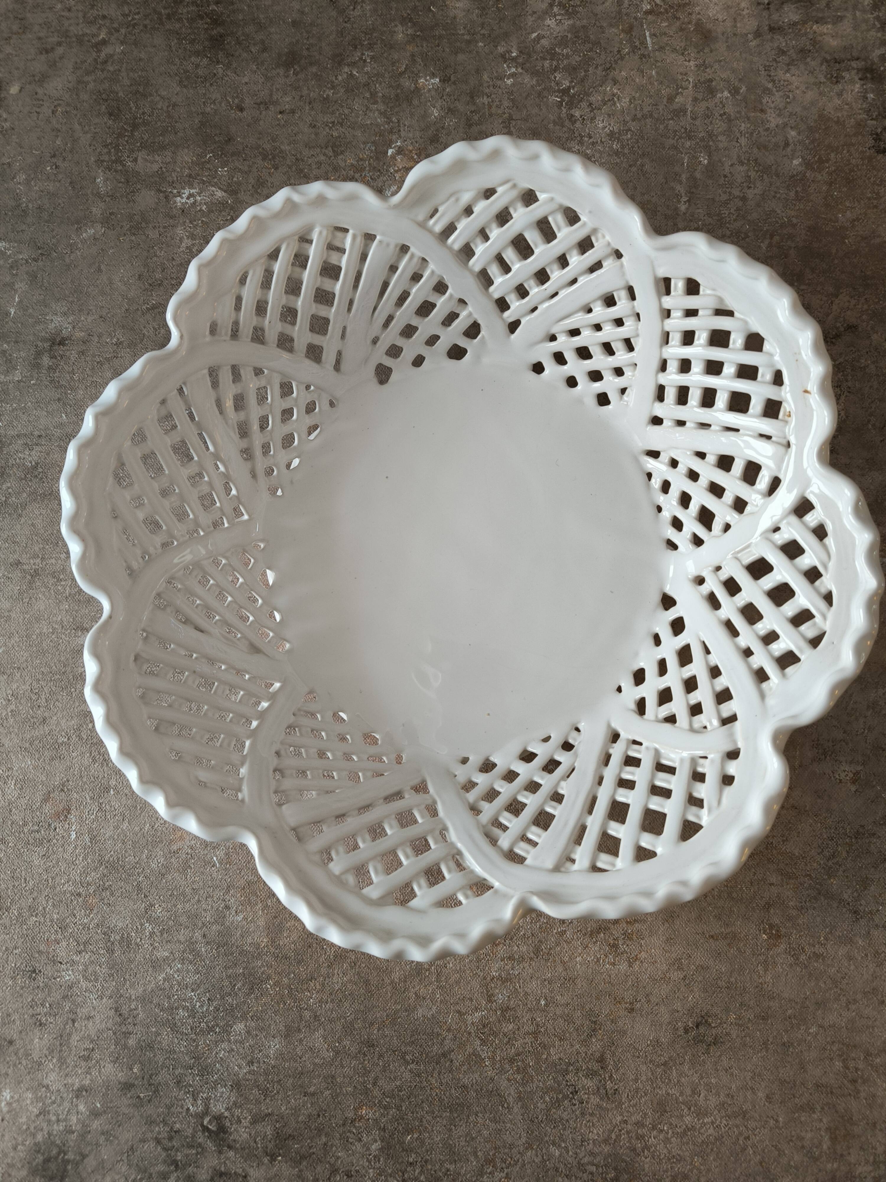 Ceramic basket