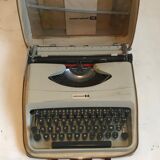 Typewriter Underwood 18