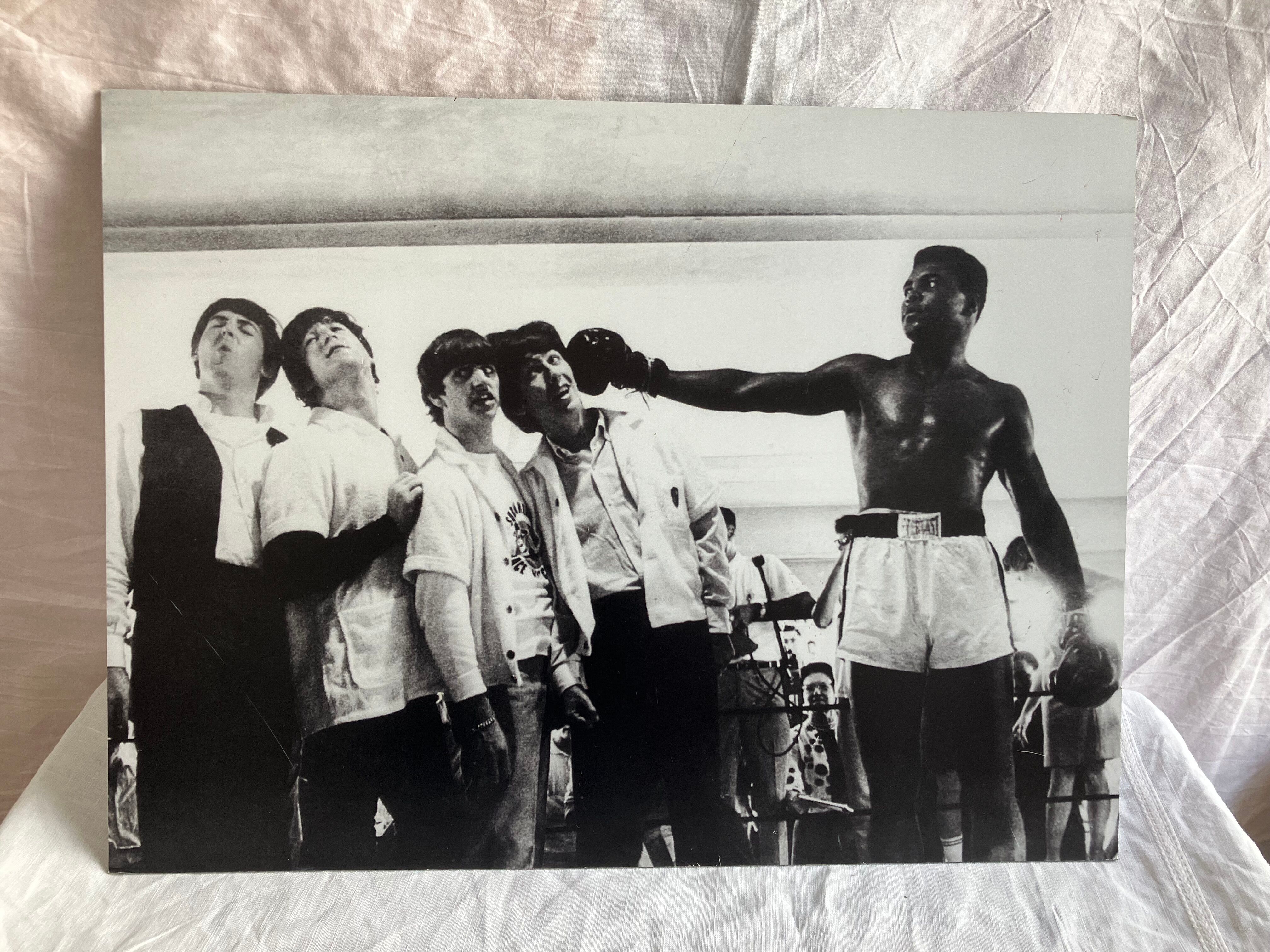 Photo The Beatles and Muhammad Ali in 1964