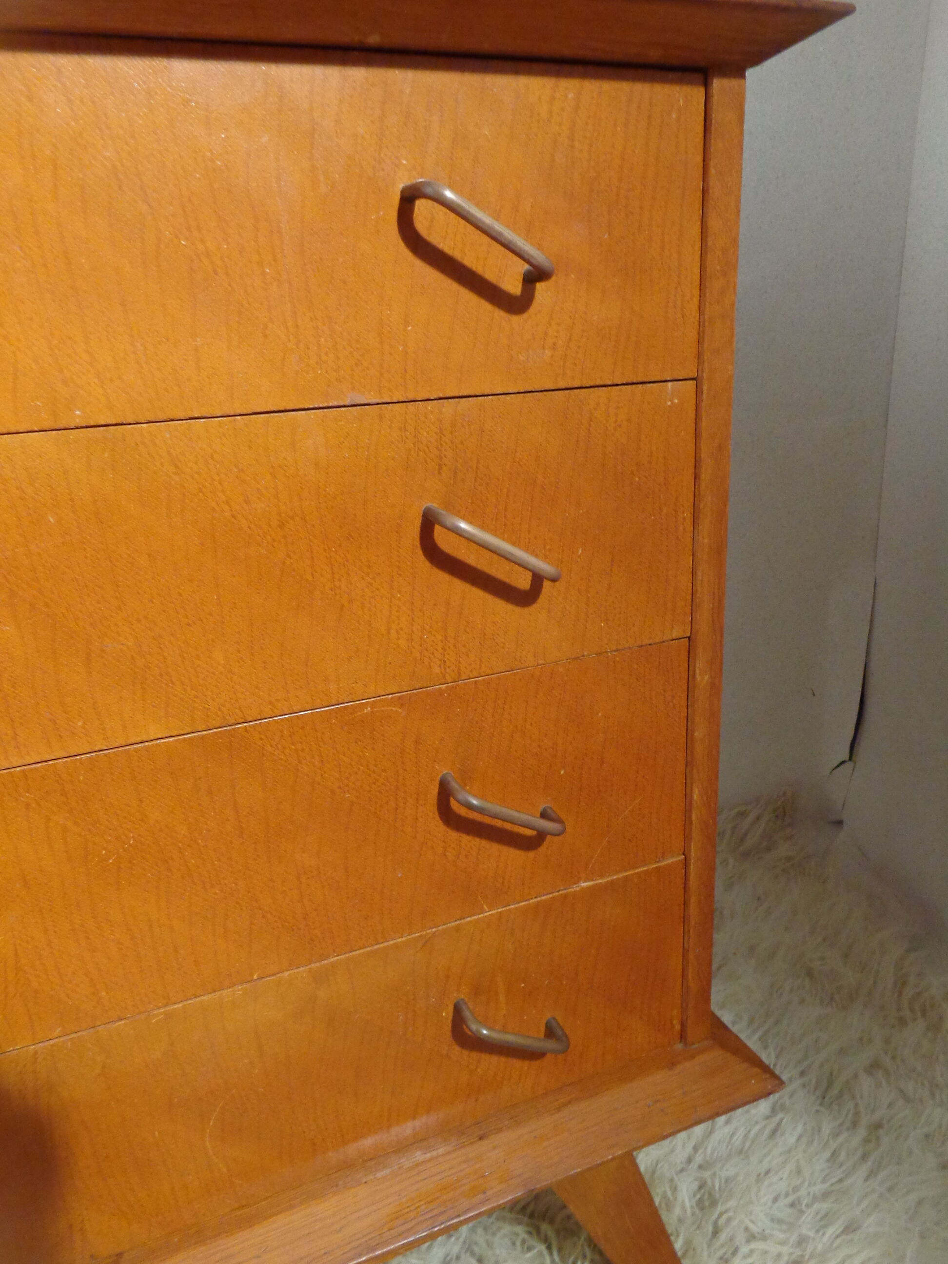 Vintage chest of drawers from the 50s compass