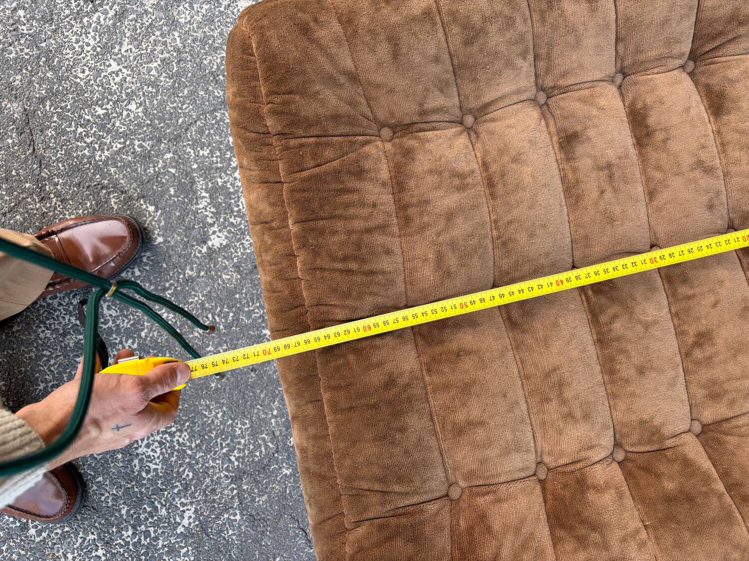 Brown velvet armchair/ottoman vintage from the 70s/80s.