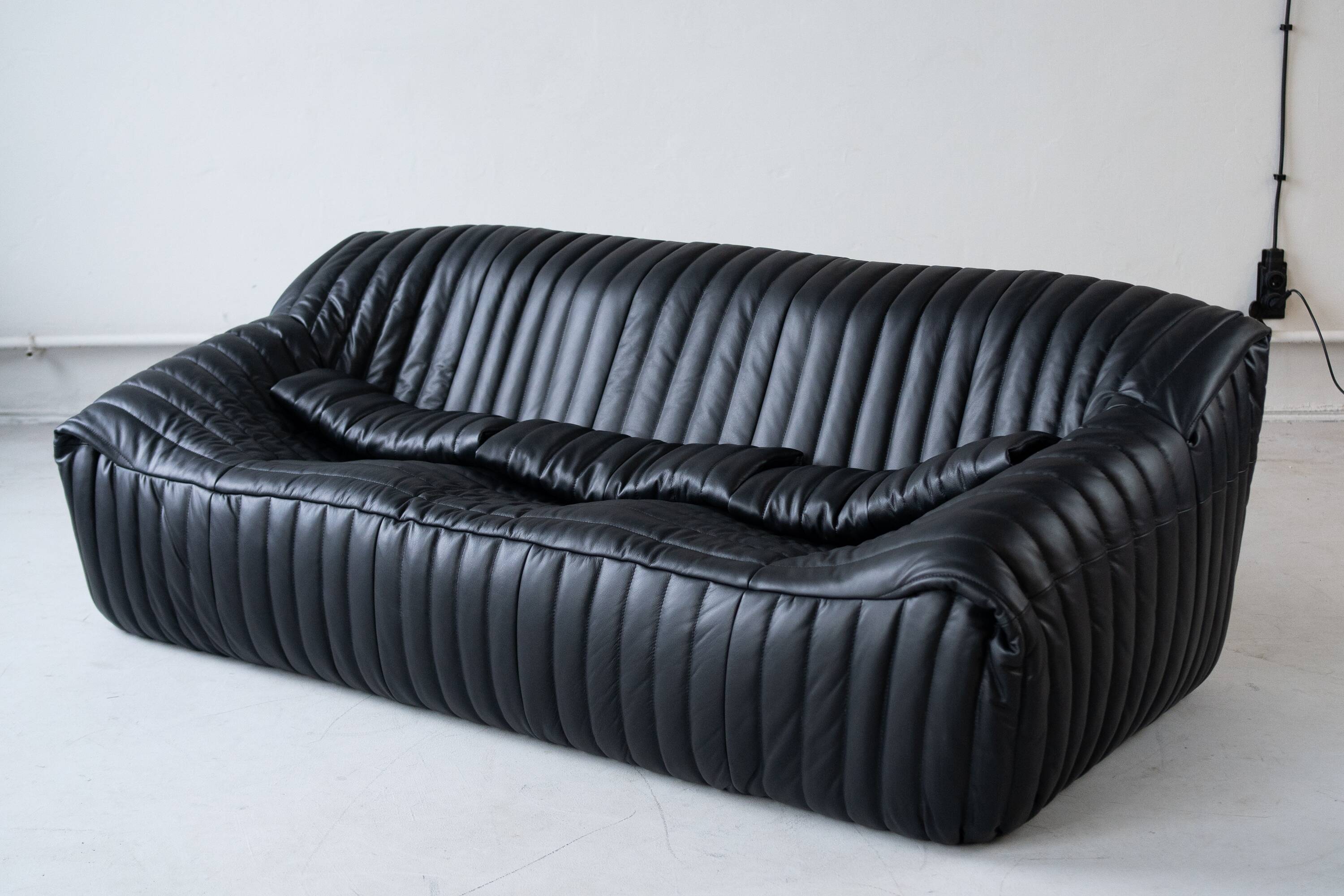 Canapé 3 places Cinna Ligne Roset en cuir noir attribué à Annie Hieronimus, années 1970