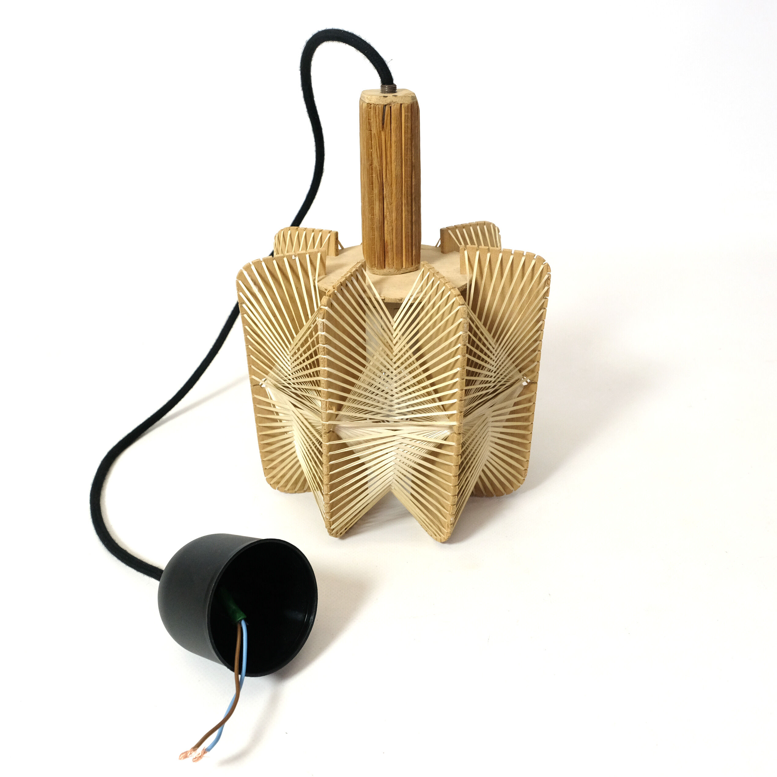 Hanging lamp in wood and threads of the 70