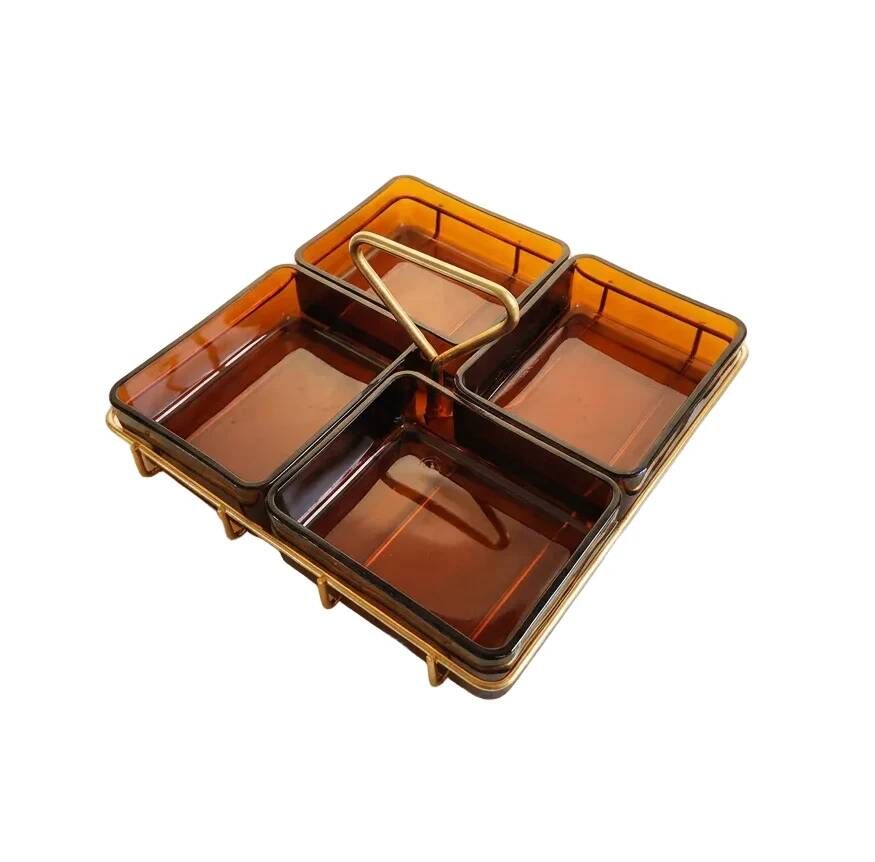 A serving tray for aperitifs in gold metal wire and amber glass - Vereco