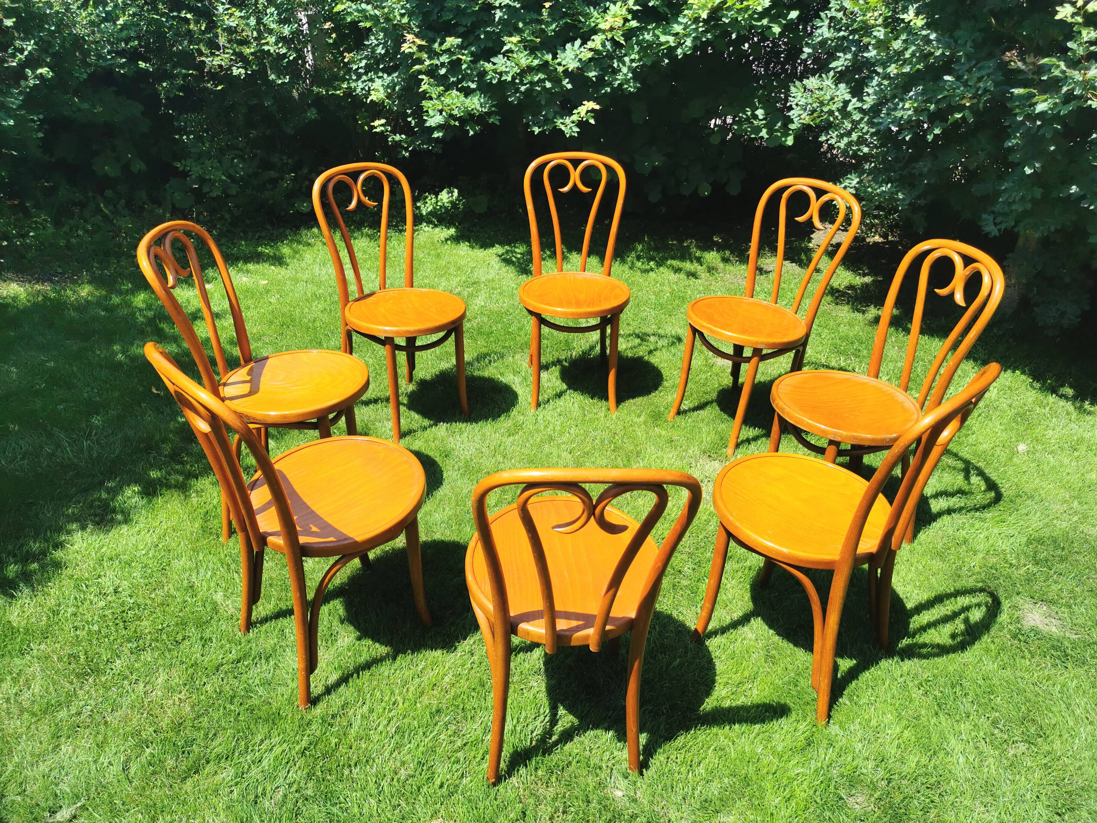 8 chaises bistrot