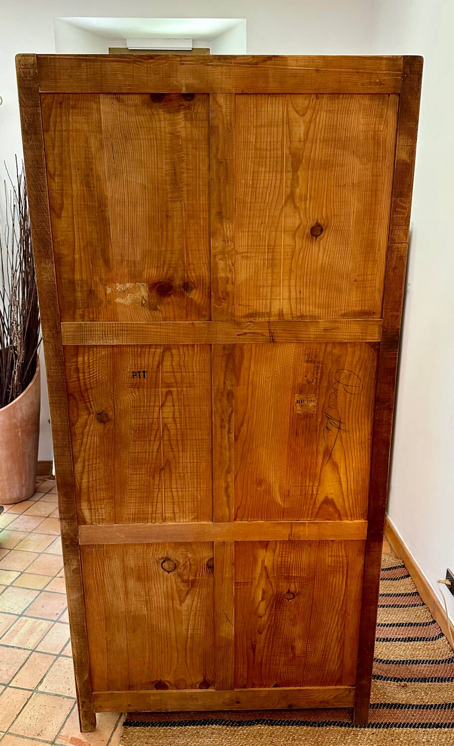 Parisian wardrobe with sliding doors