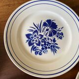 Set of 4 flat plates mismatched