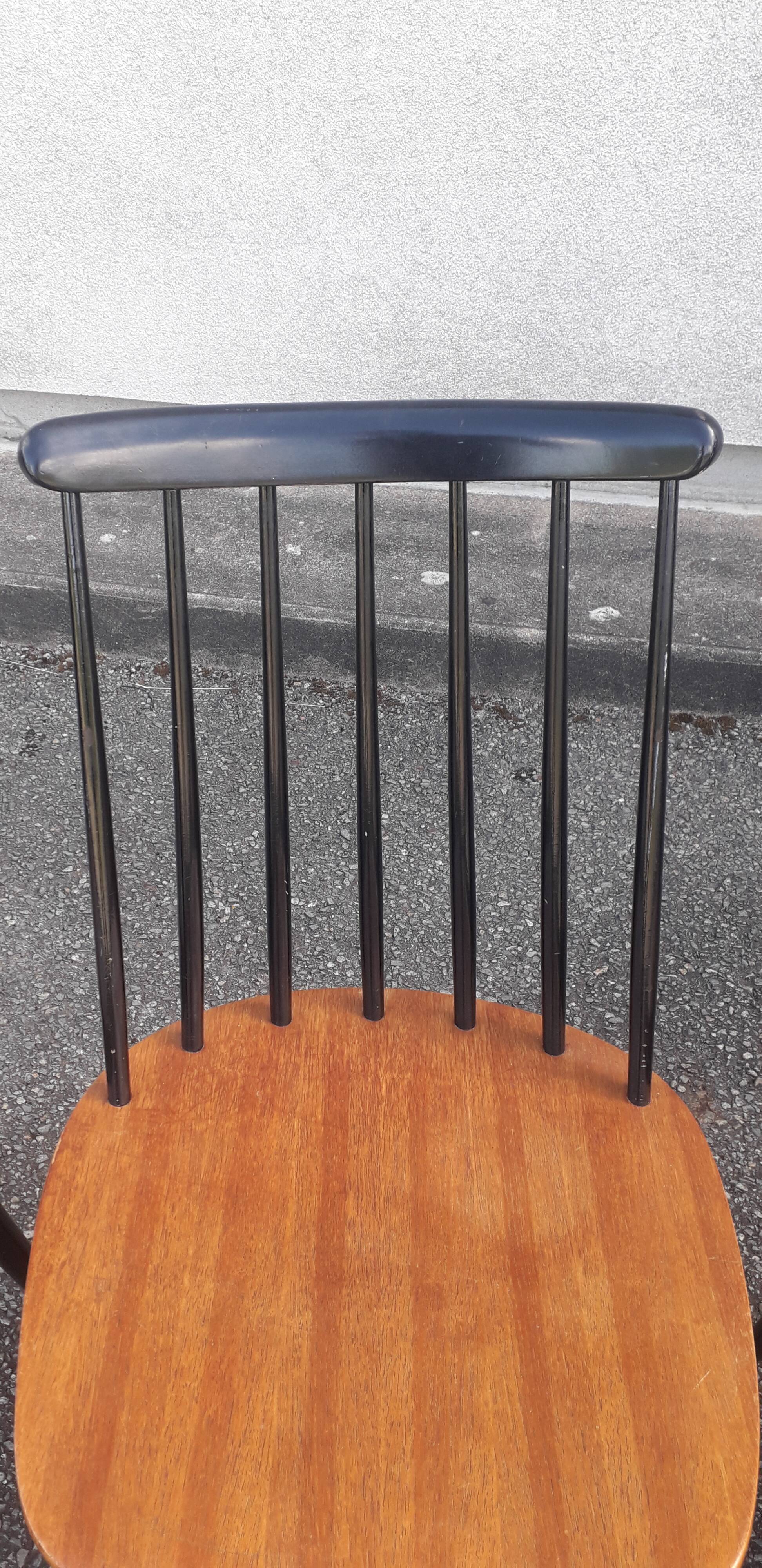 Lot of 4 vintage chairs