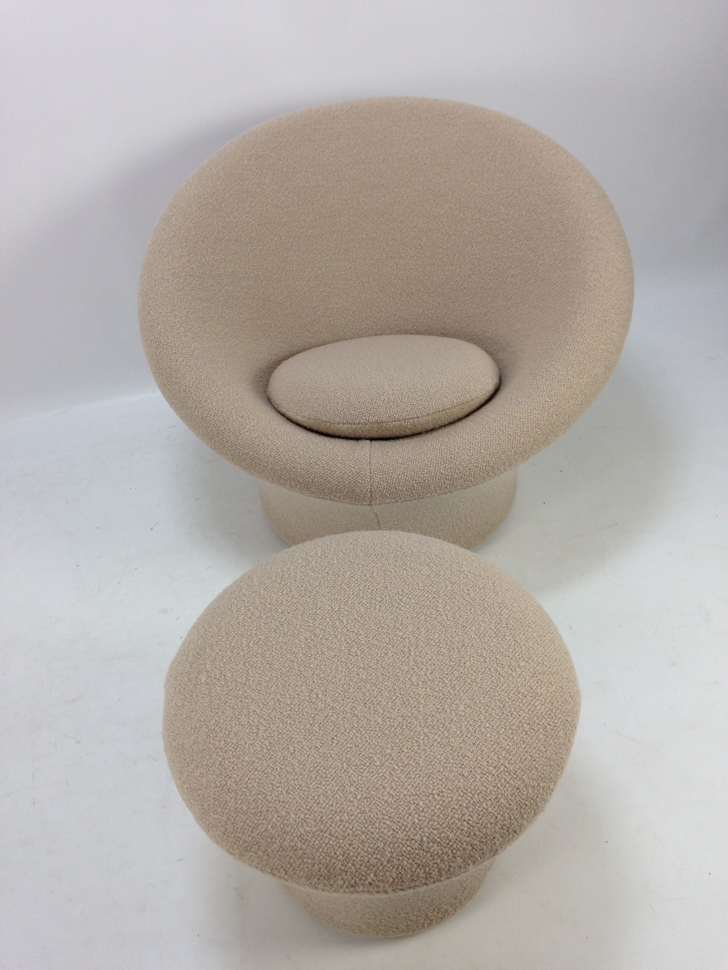 Mushroom armchair with pouf by Pierre Paulin for Artifort, Pierre Frey